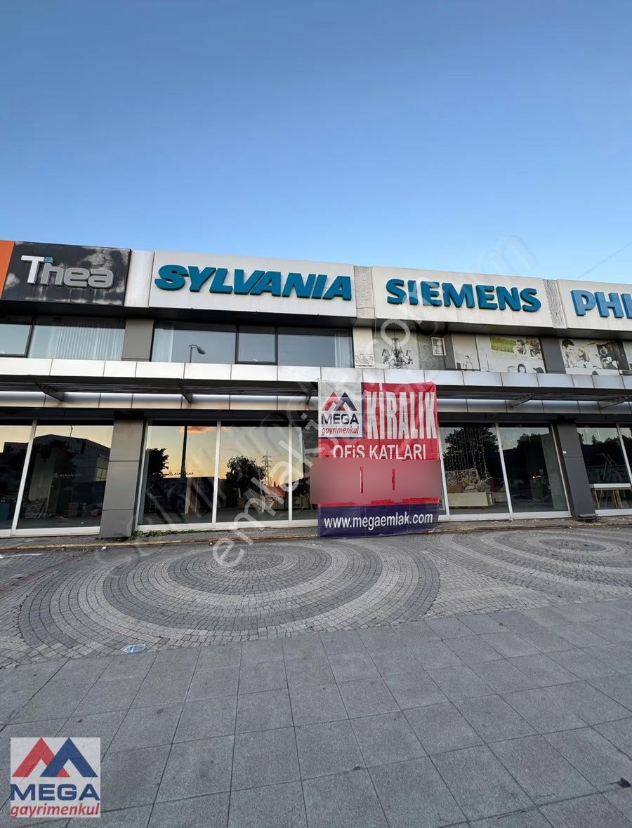 Yakacık Cadde Üstünde Kiralık Dükkan