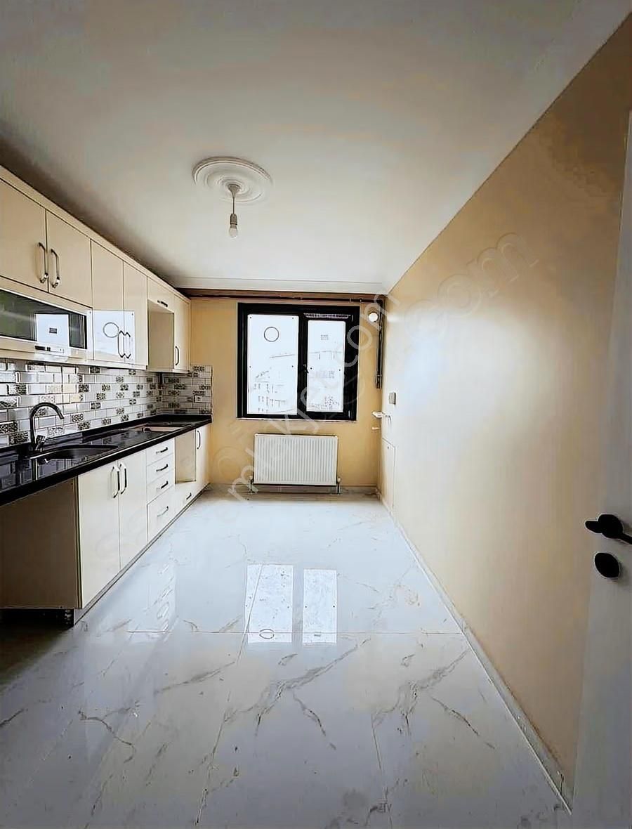 Sönmezden Selçukhan Caddesi Üzerinde İskanlı 2+1 Sıfır Kiralık - Görsel 4