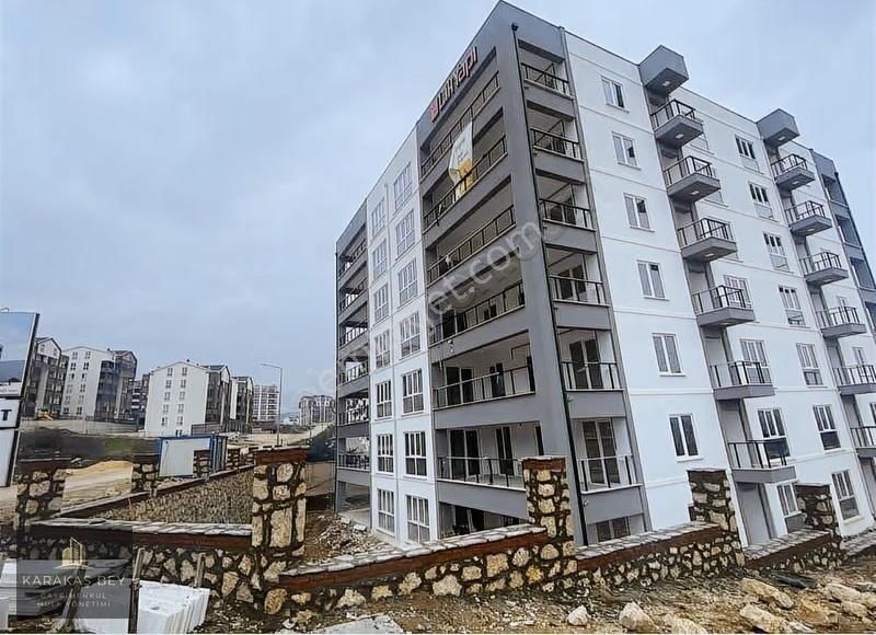 Karakaş Bey Gayrimenkulden 174 M2 Net Satılık Daire