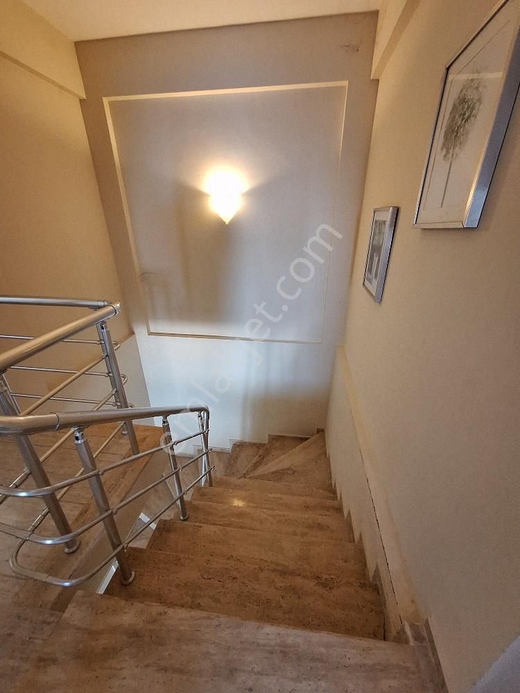 Kuşadası Merkezde Özel Plaji Olan Deniz Manzaralı Villa - Görsel 27