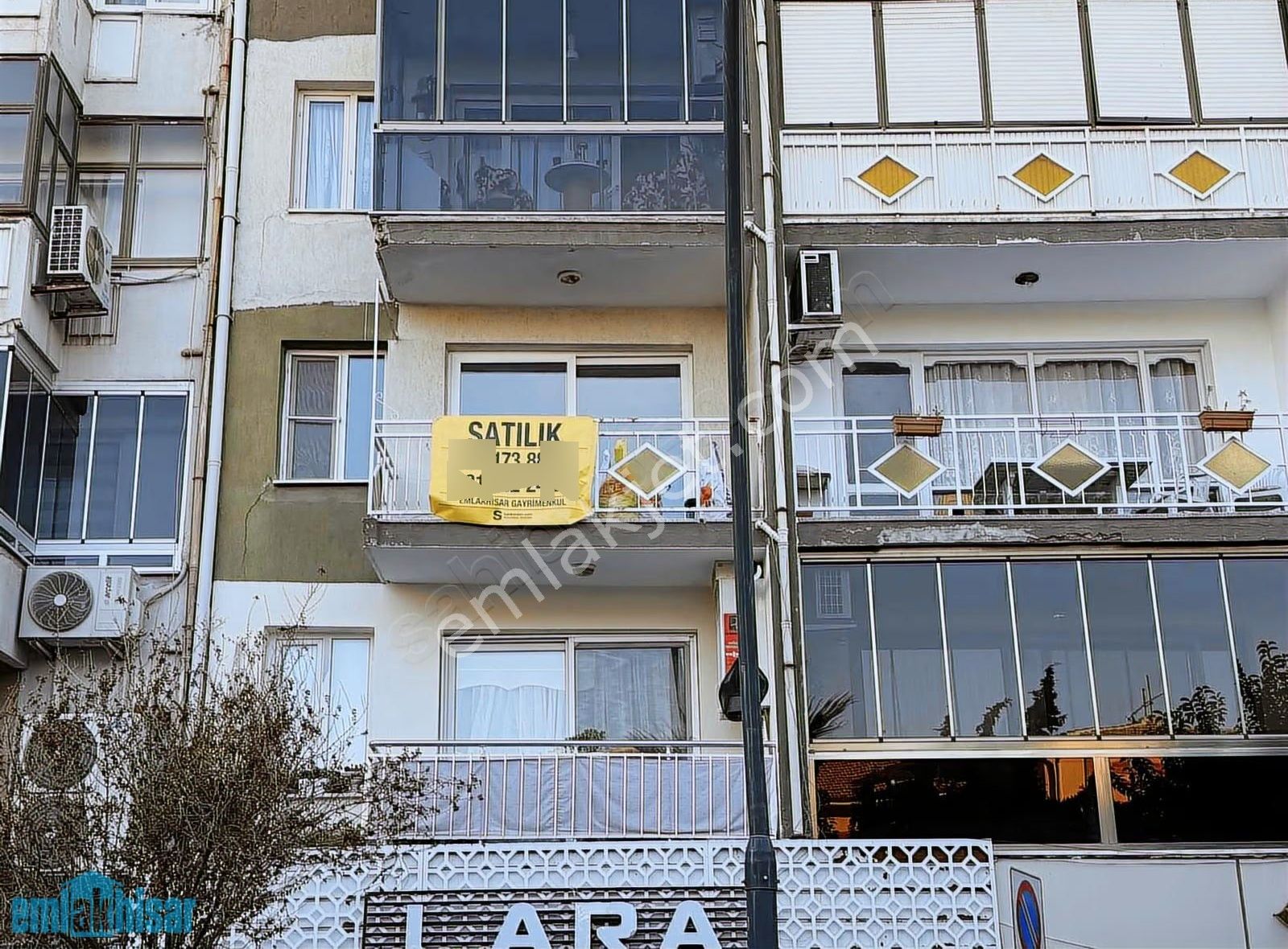 Akhisar Ragıpbey Mh. Tahirün Caddesinde Satılık 3+1 Arakat Daire