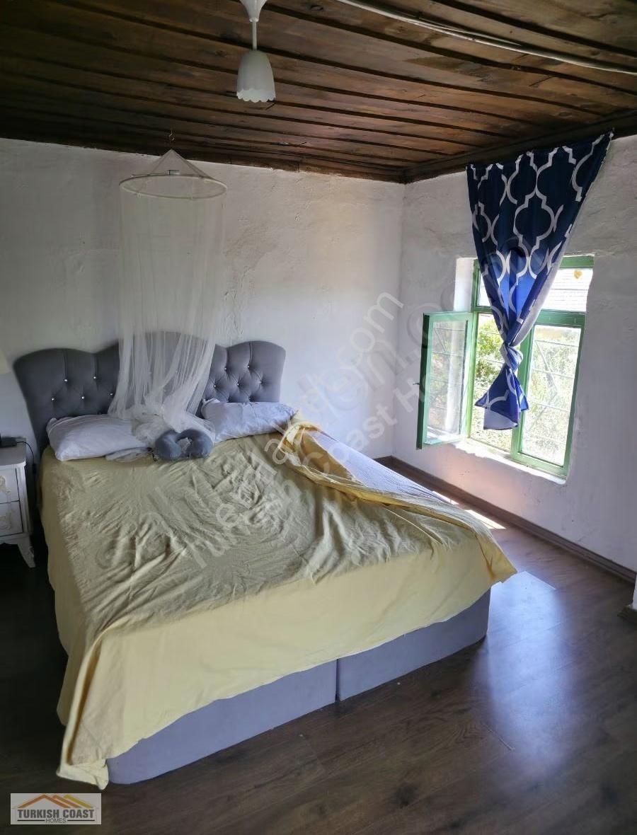 Alaçat'da 19 Dönüm Arazi Ve 2 Adet Ev - Görsel 3