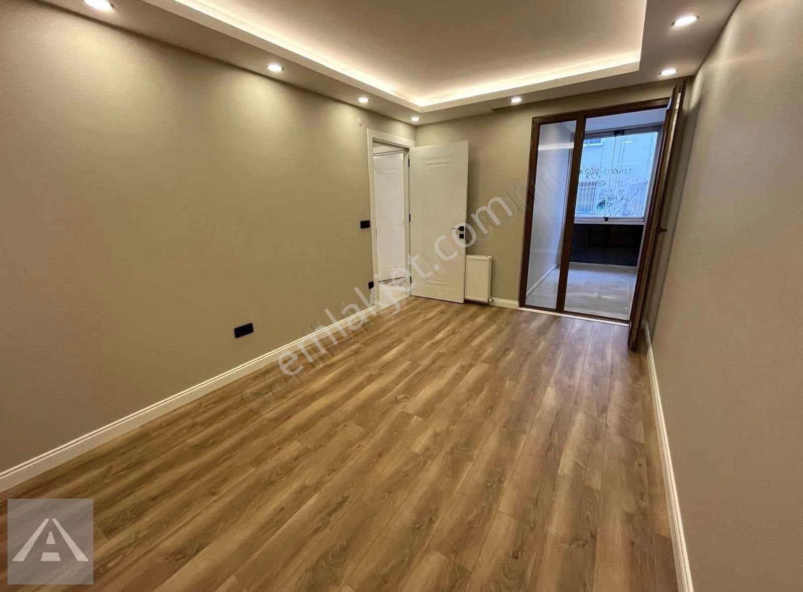 Küçükyalı'da Nezih Konumda Ara Kat Geniş Ve Ferah Oturum 3+1! - Görsel 28