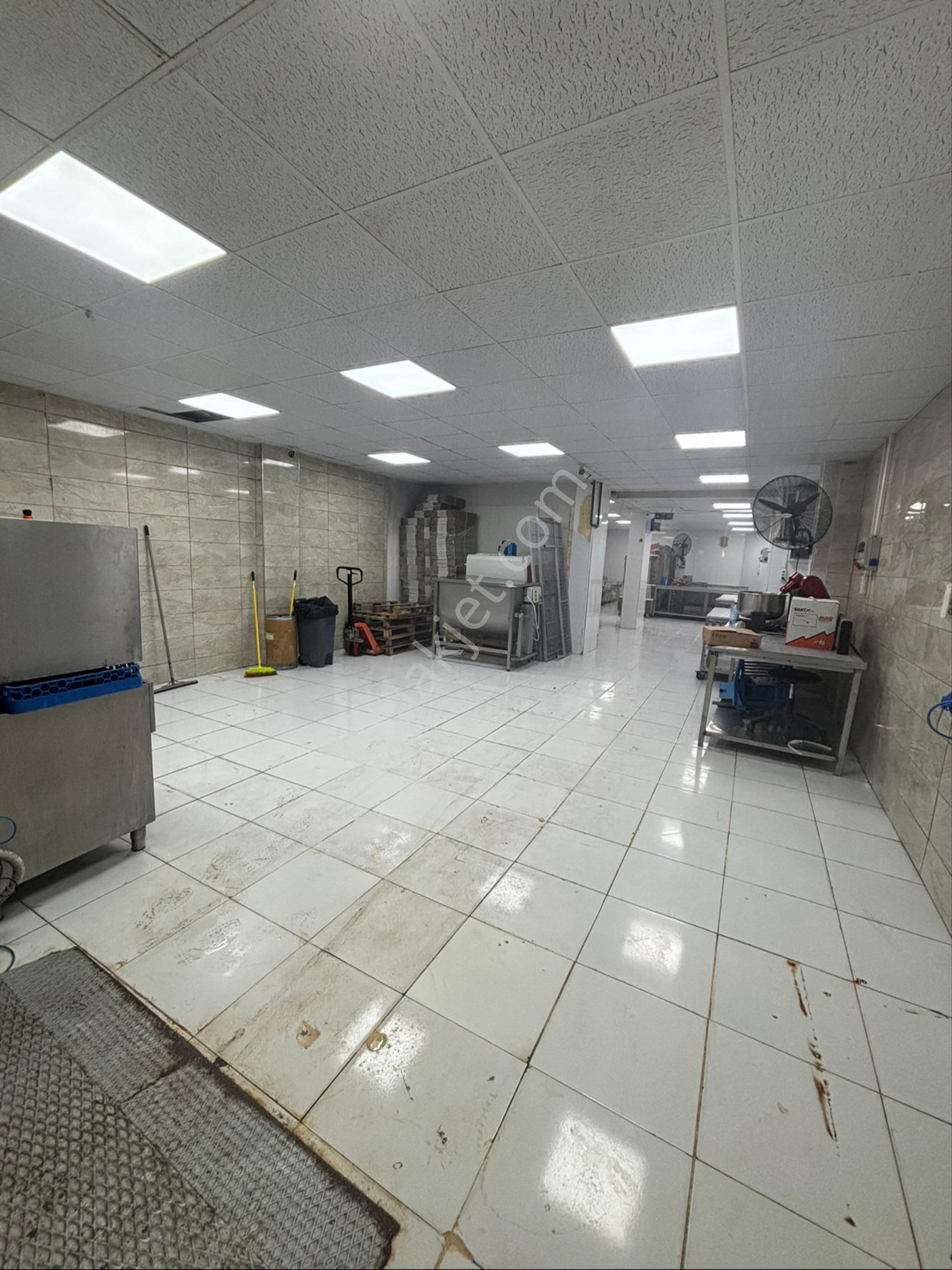 Bahçelievler Yenibosna Satılık 270 M2 Alanlı Depolu Satılık Dükkan - Görsel 4