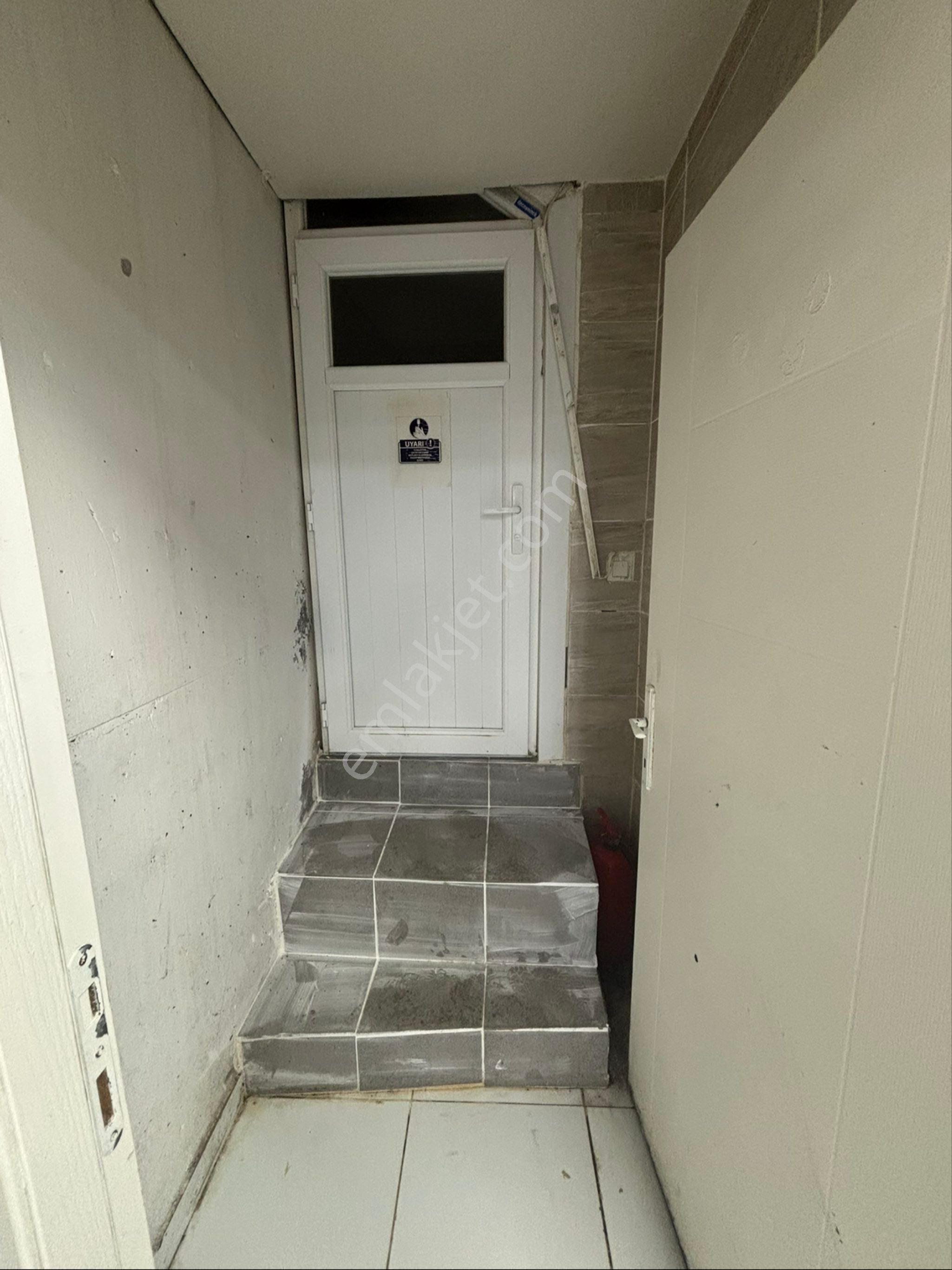 Bahçelievler Yenibosna Satılık 270 M2 Alanlı Depolu Satılık Dükkan - Görsel 32