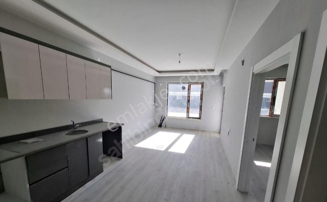 1+1 Sahibinden Havaalanına Yakın Satılık - Görsel 3