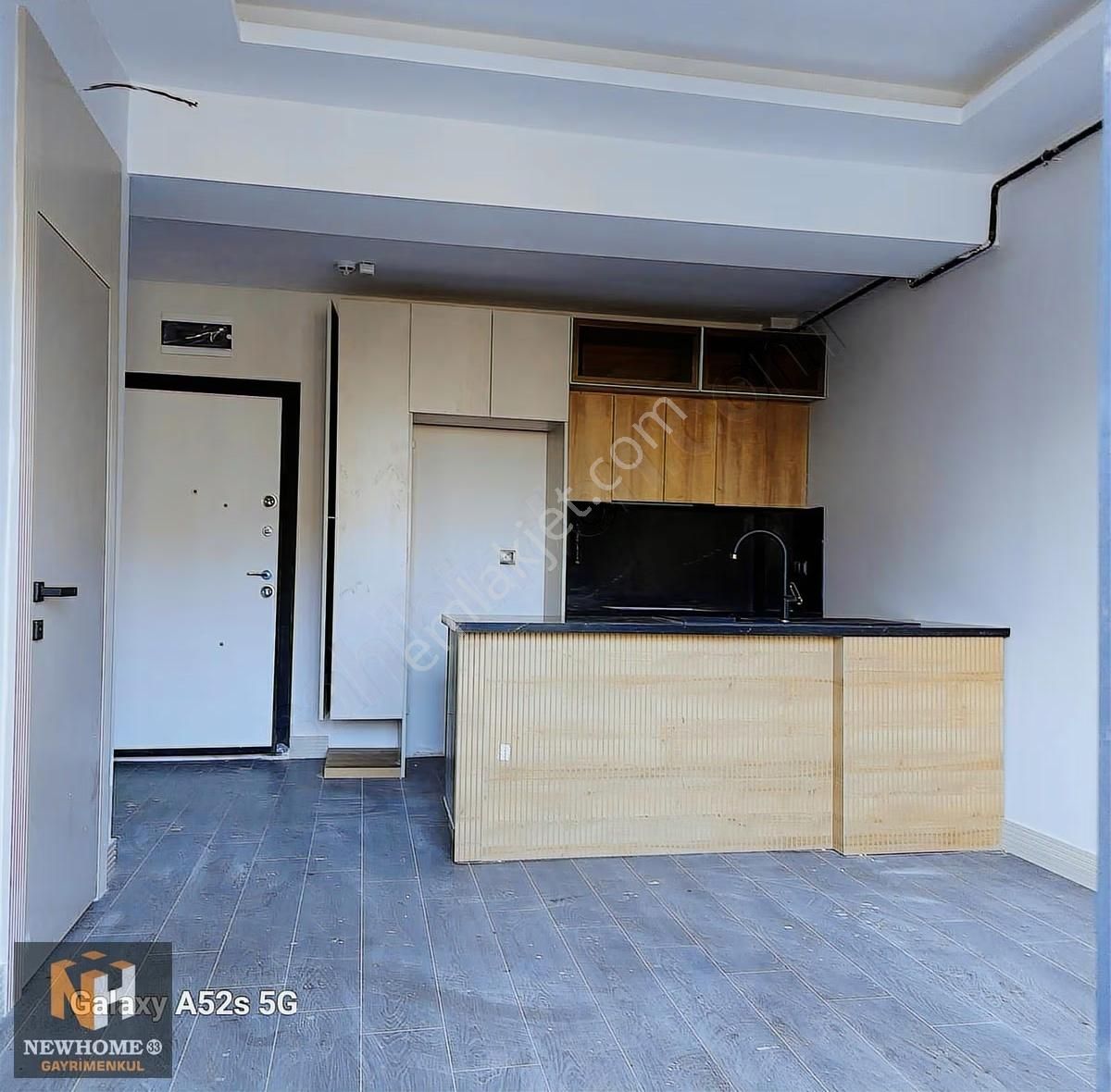 Lüx Projede Sıfır Havuzlu 1+1 Satılık Daire