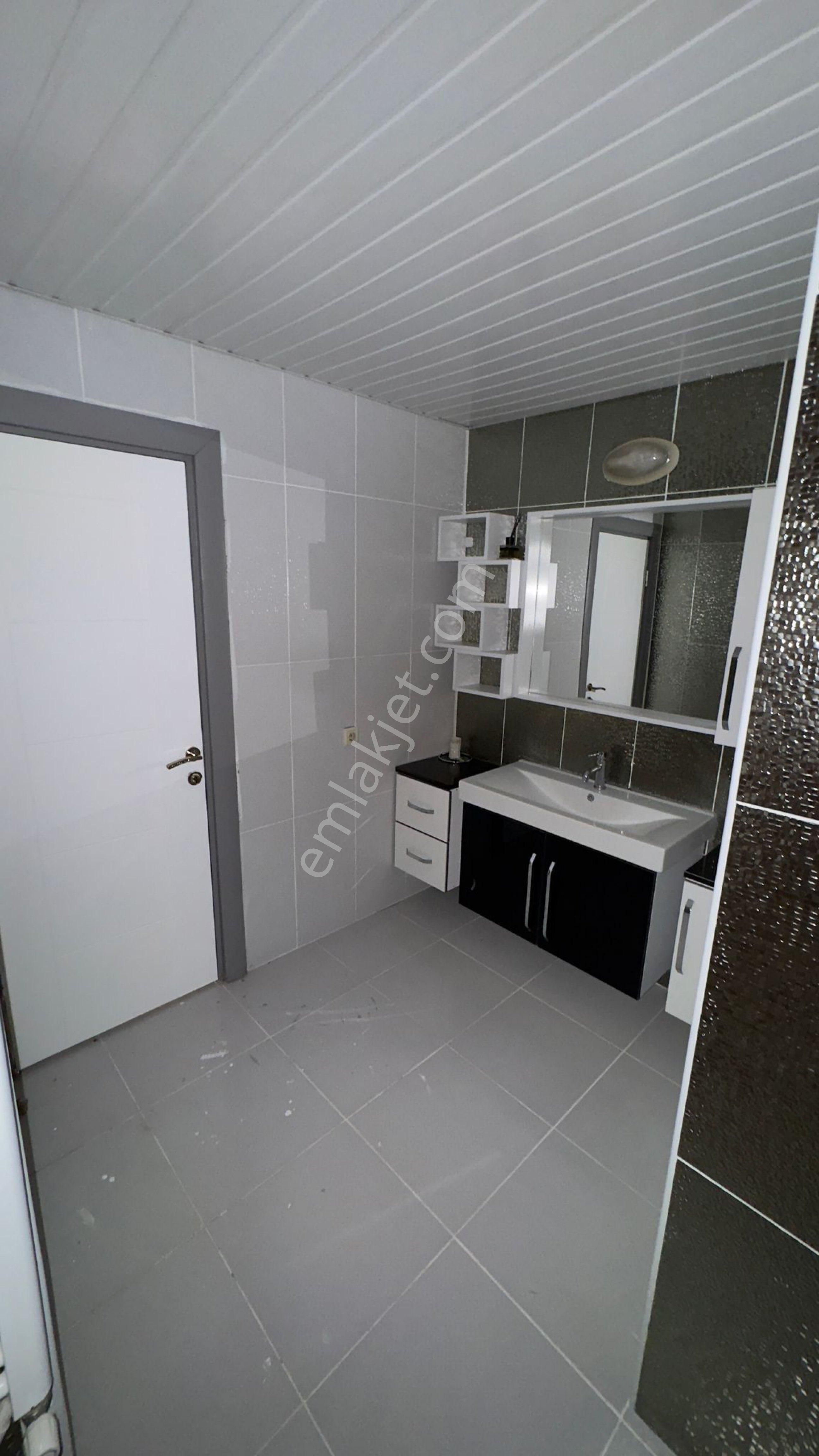 Mezitlinin En Güzel Yerinde 4+1 220m Satılık - Görsel 21