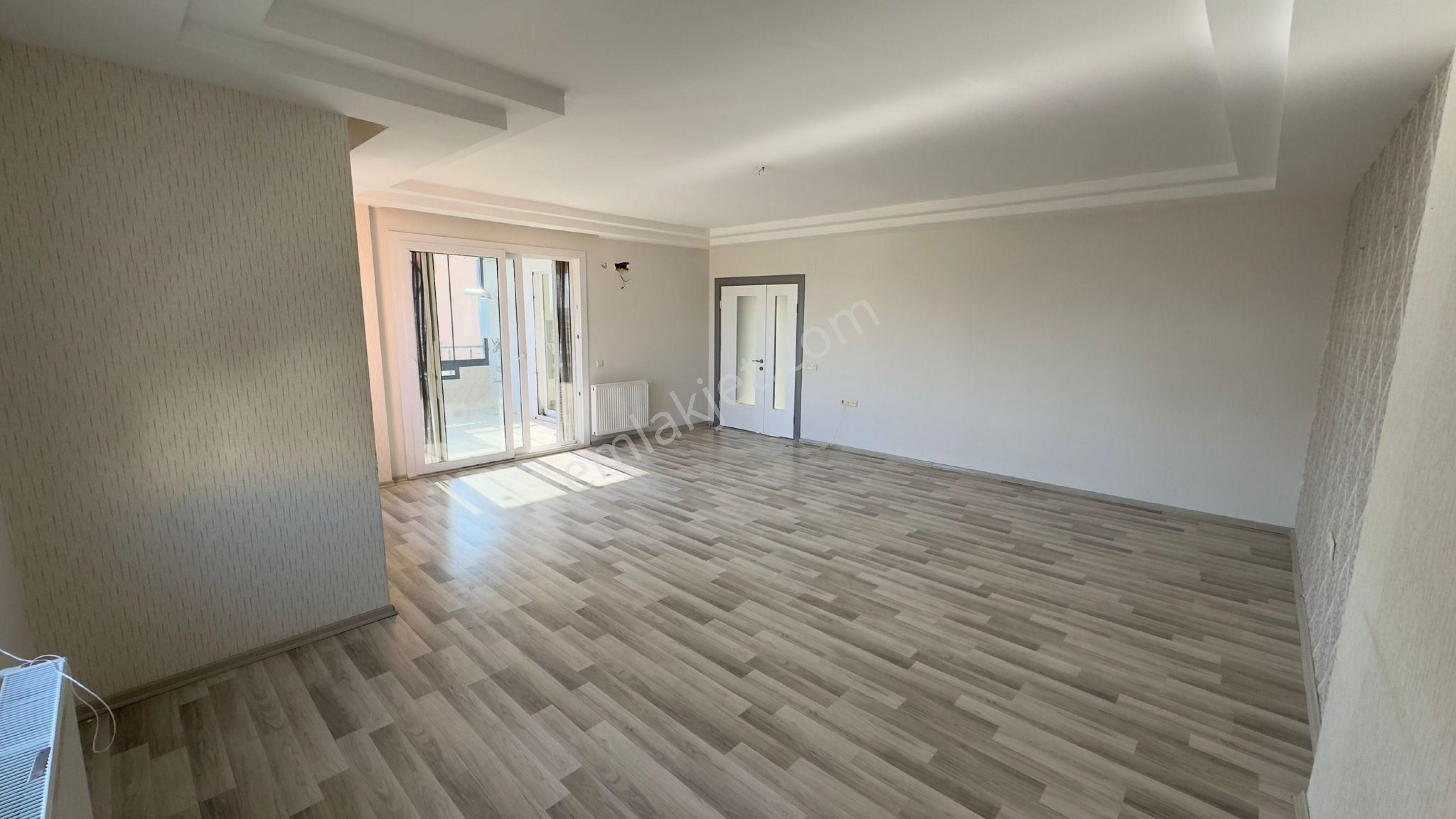 Mezitlinin En Güzel Yerinde 4+1 220m Satılık - Görsel 10