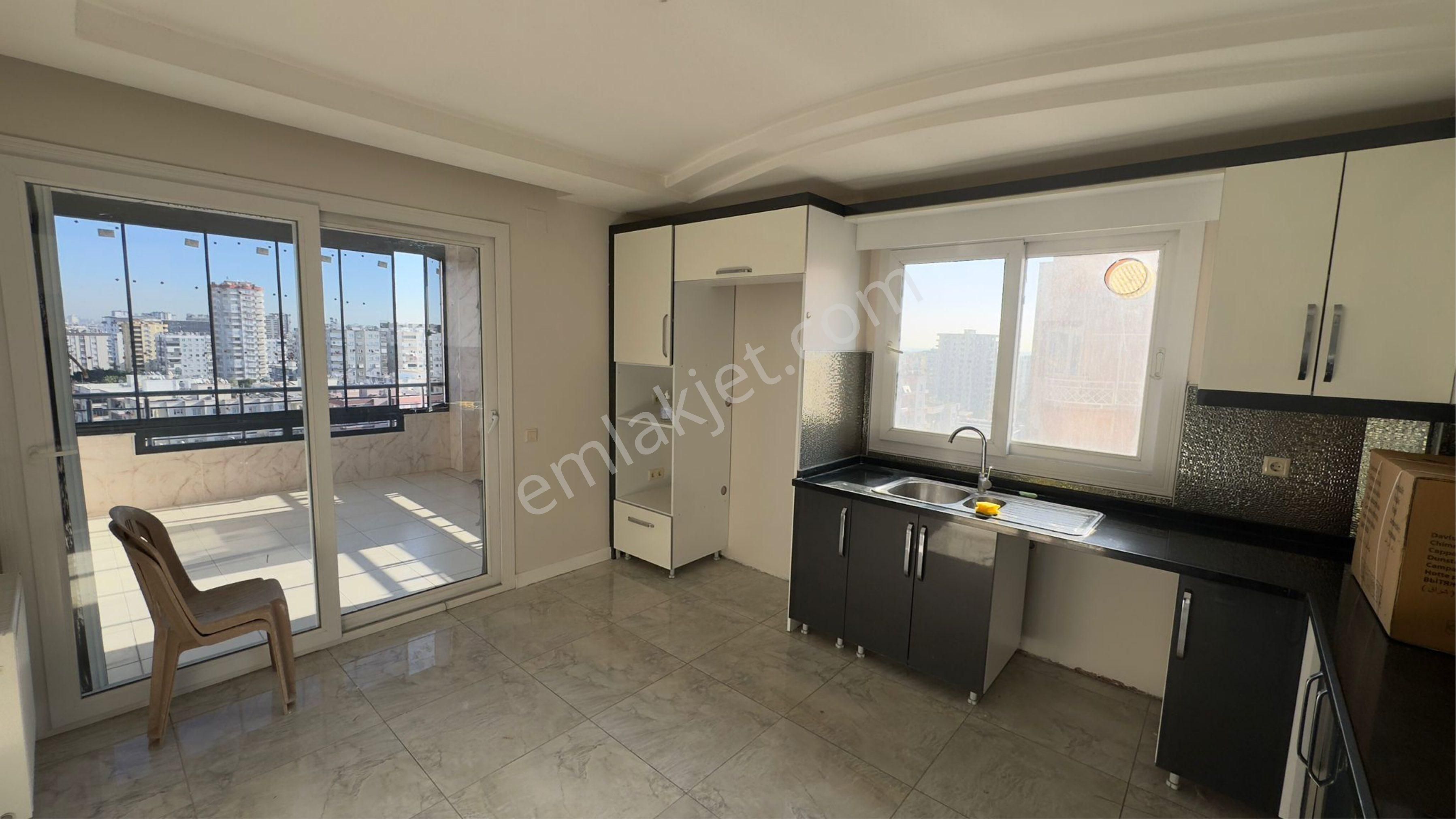 Mezitlinin En Güzel Yerinde 4+1 220m Satılık - Görsel 14