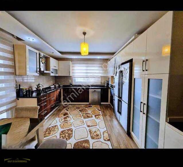 Merkez Mahallesinde Havuzlu 3 Bloklu Site İçerisinde 4+1 - Görsel 15