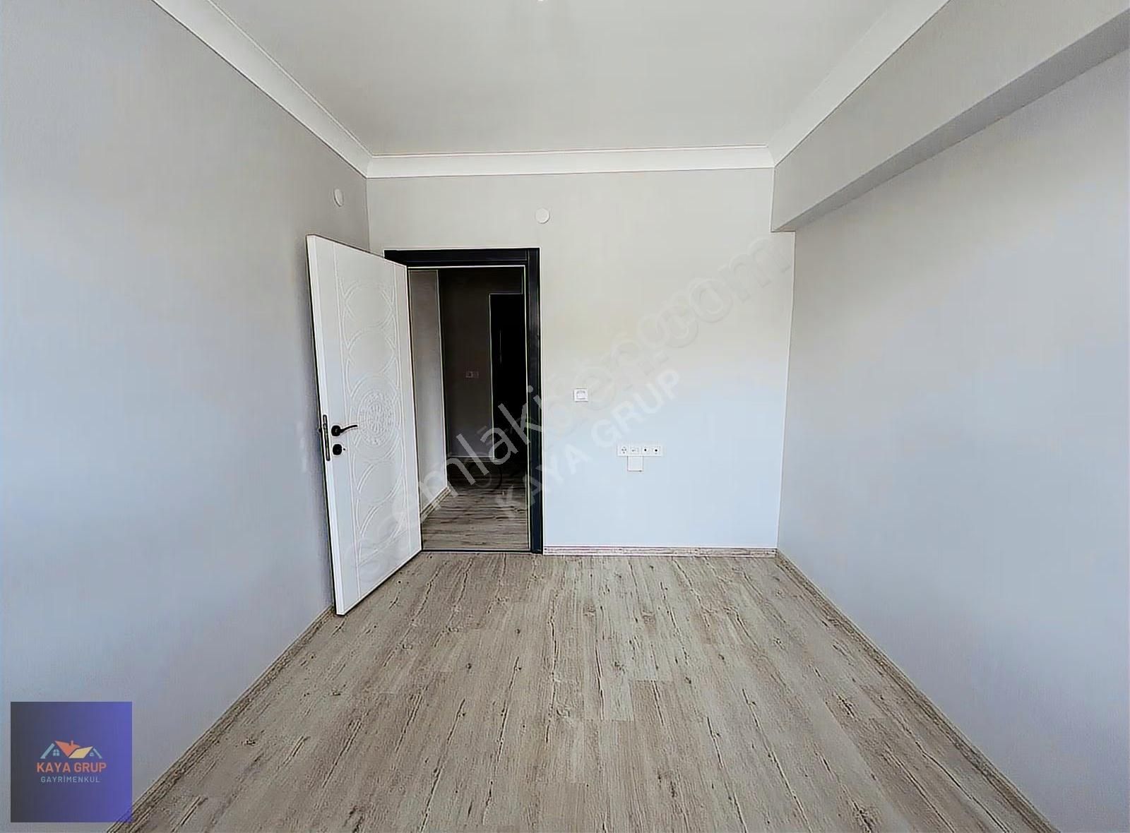 Kaya Grup'dan Geniş Oturum Çift Balkon 4+1 Sıfır Daire - Görsel 16