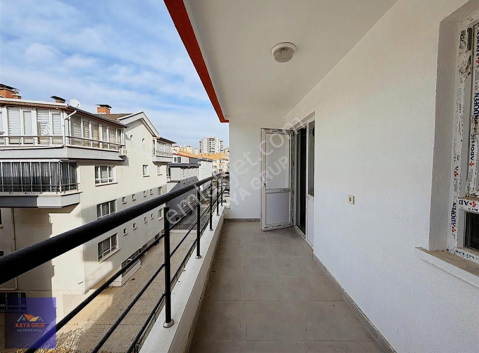 Kaya Grup'dan Geniş Oturum Çift Balkon 4+1 Sıfır Daire - Görsel 23