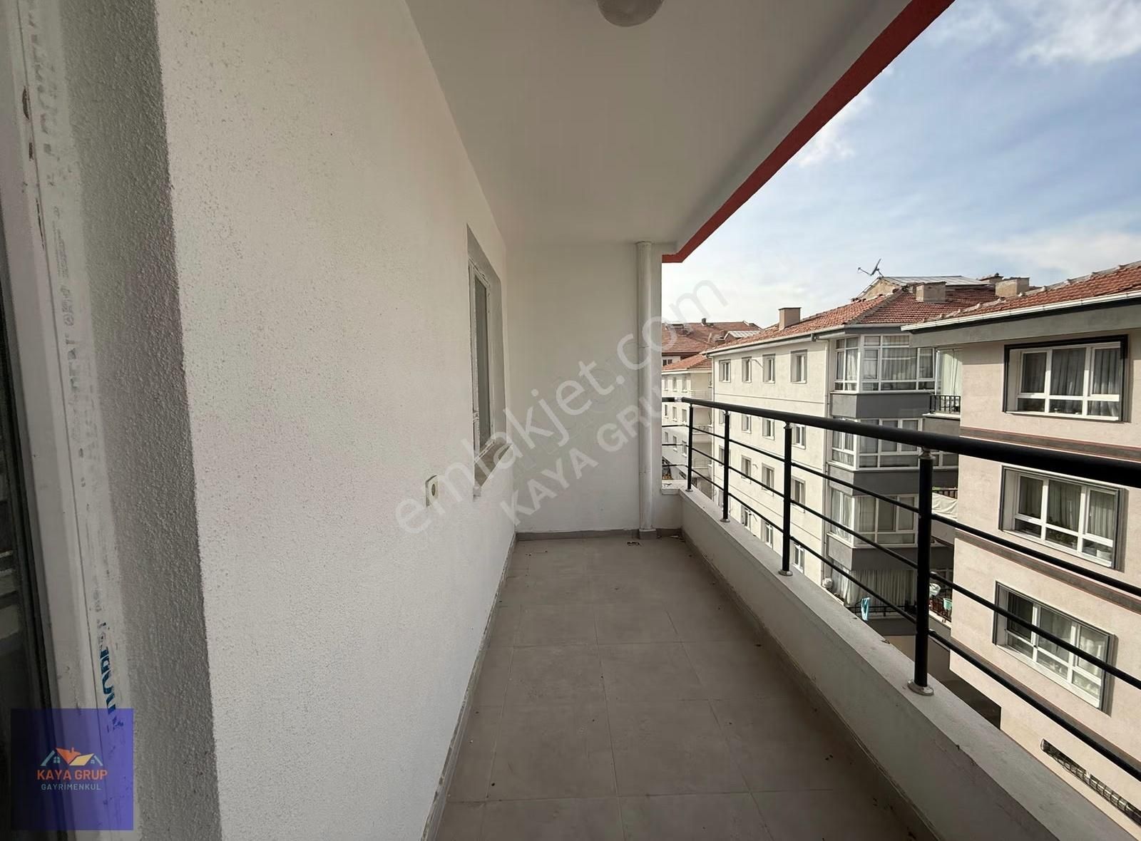 Kaya Grup'dan Geniş Oturum Çift Balkon 4+1 Sıfır Daire - Görsel 26