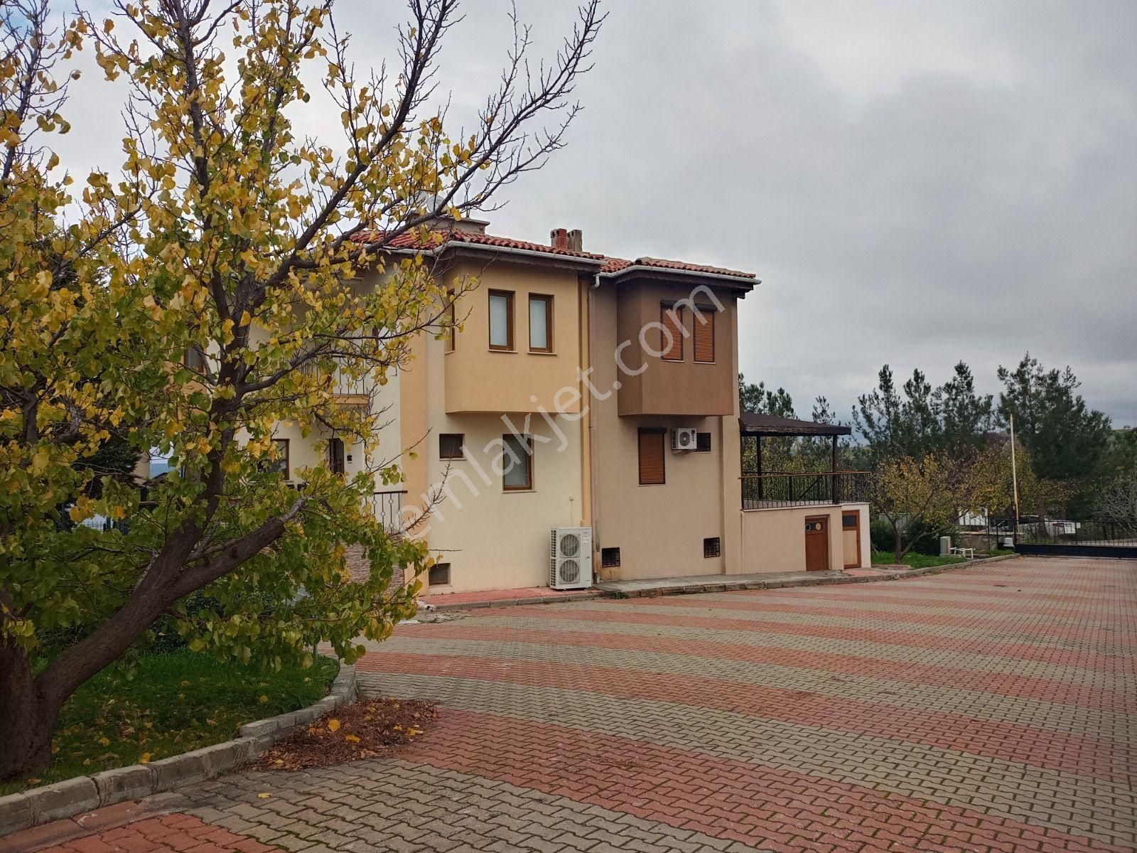 Çanakkale'de Doğa İçinde Full Boğaz Manzaralı Satılık 5+2 Villa - Görsel 33