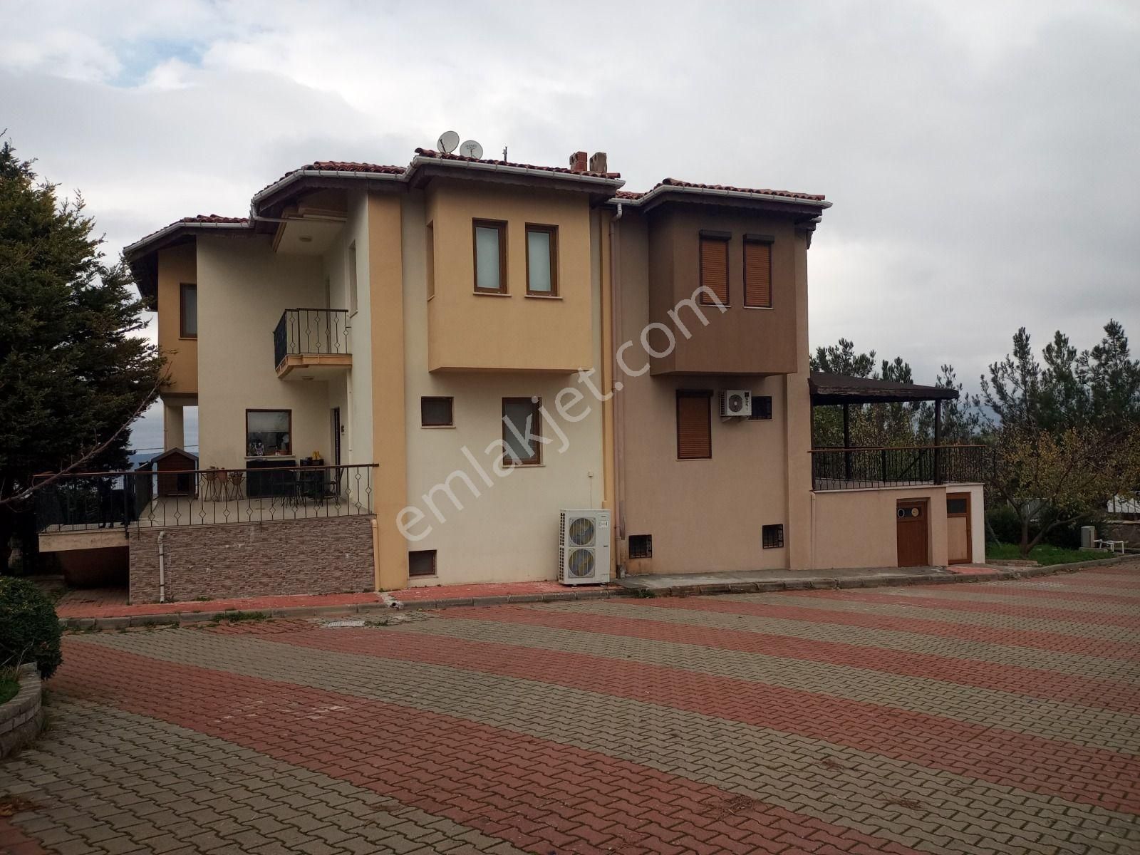 Çanakkale'de Doğa İçinde Full Boğaz Manzaralı Satılık 5+2 Villa - Görsel 4