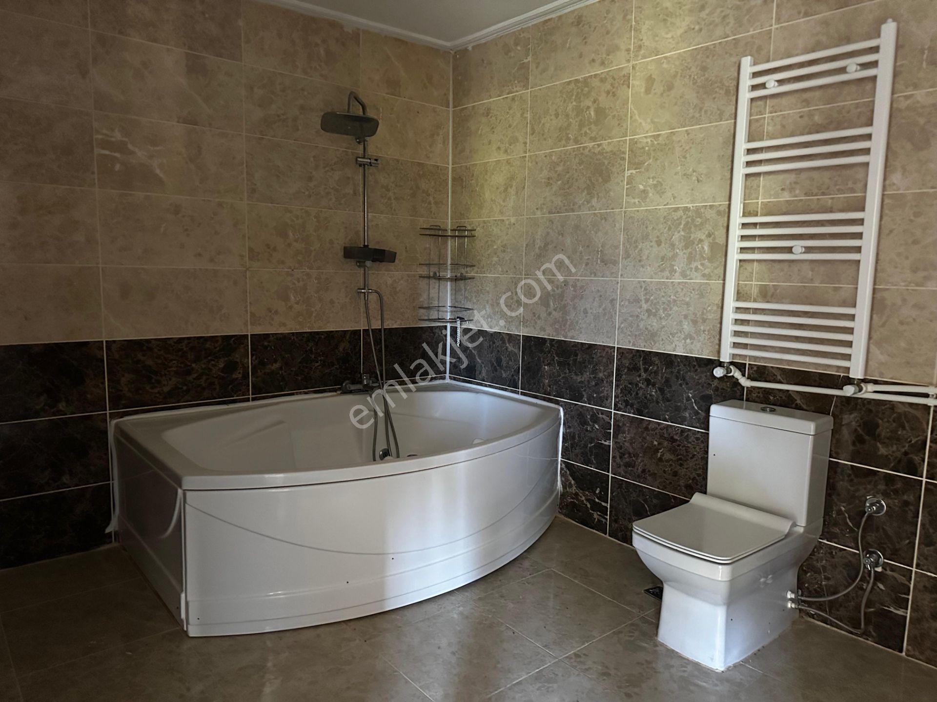 Çanakkale'de Doğa İçinde Full Boğaz Manzaralı Satılık 5+1 Villa - Görsel 18
