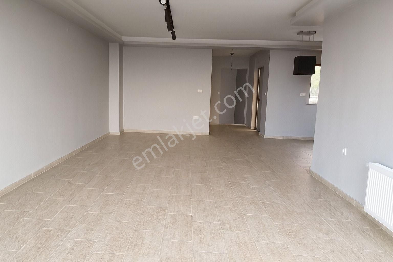 Çanakkale'de Doğa İçinde Full Boğaz Manzaralı Satılık 5+2 Villa - Görsel 8