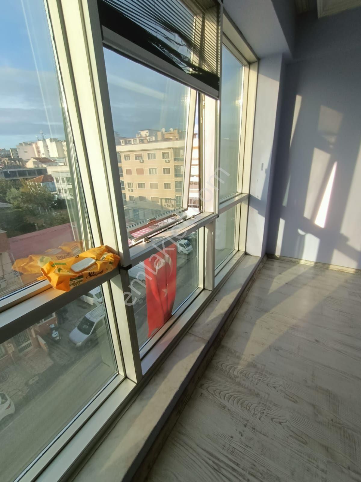 İzmir Torbalı Ayrancılar Merkezde Acill Satılık 2+1 3 Kat Daire - Görsel 5