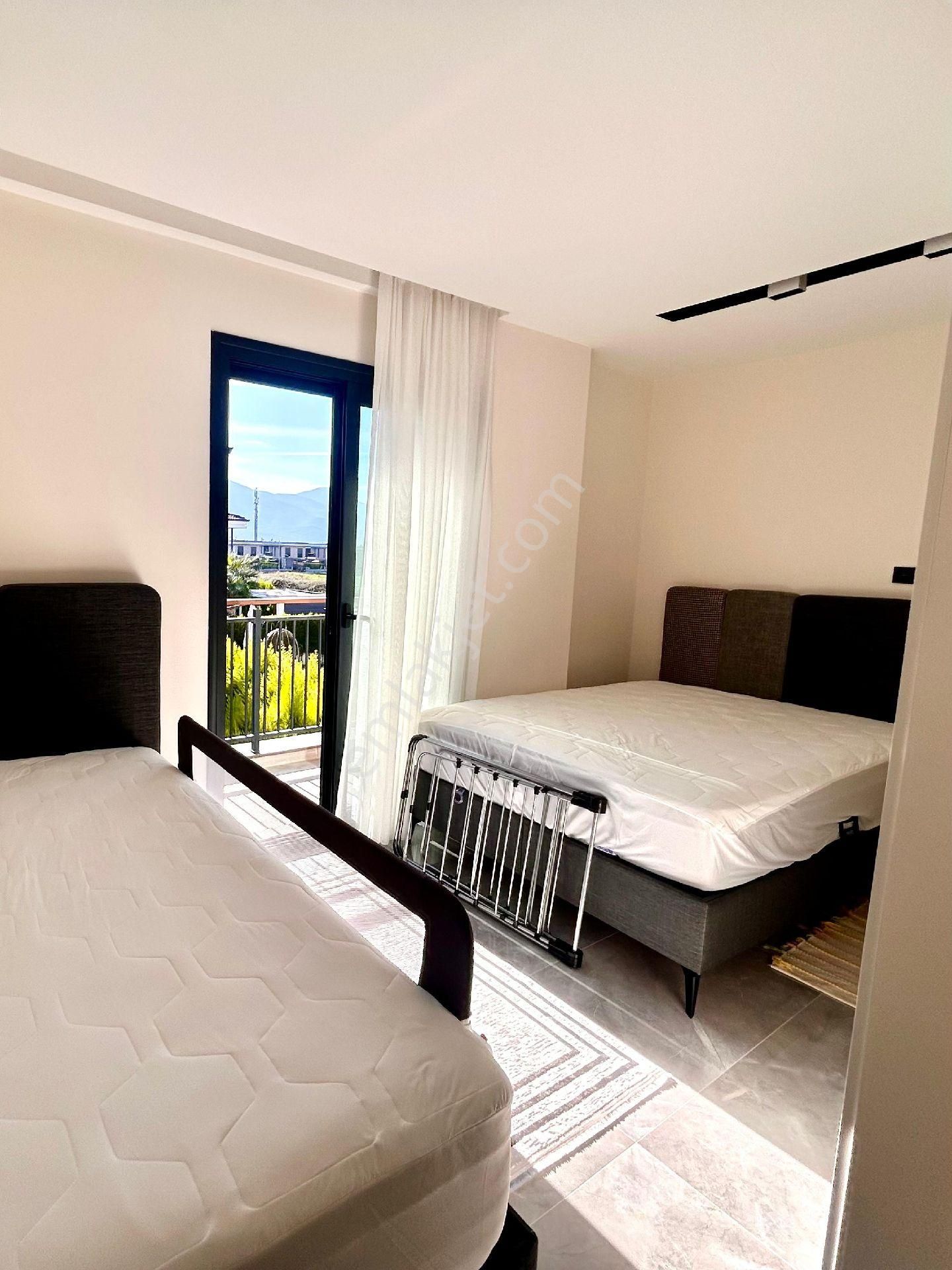 Kuşadası Sahil Sitelerinde Özel Havuzlu Özel Otoparklı Full Eşyalı 4+1 Tek Müstakil Akıllı Villa - Görsel 34