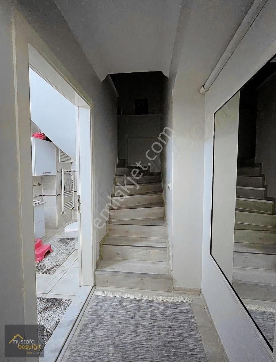 Mustafa Başyiğit Emlak'tan Reşatbey Merkezde Fırsat Dubleks