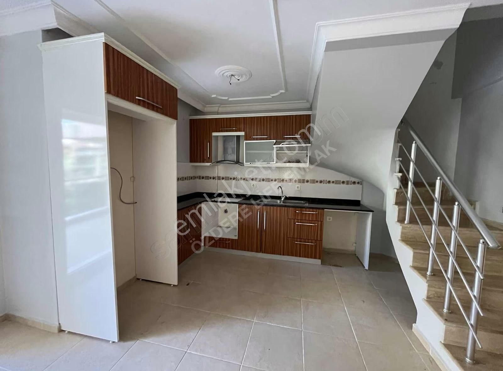 Ortamahallede Denize Sıfır Sitede Kelepir Villa (teklife Açık) - Görsel 18