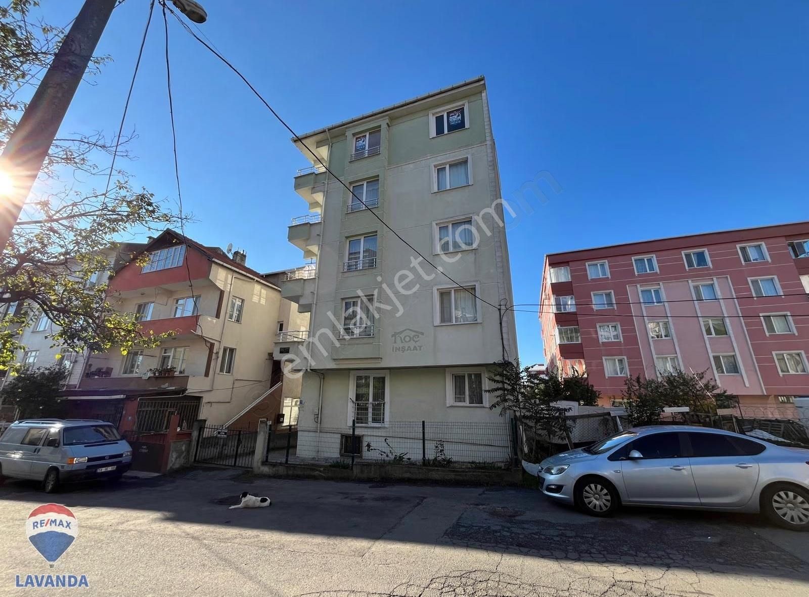 Re/max Lavanda'dan Şeyh Sinan Mahallesinde Güney Cephe2+1 Daire