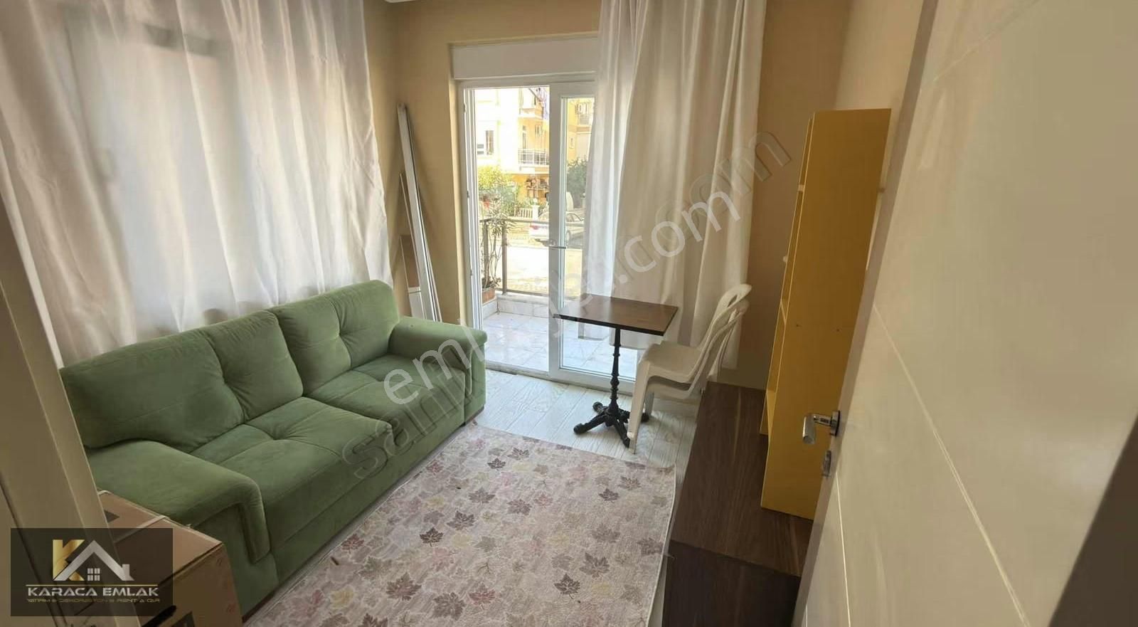 Ahatlıda 1+1 Eşyalı Balkonlu Temiz Daire