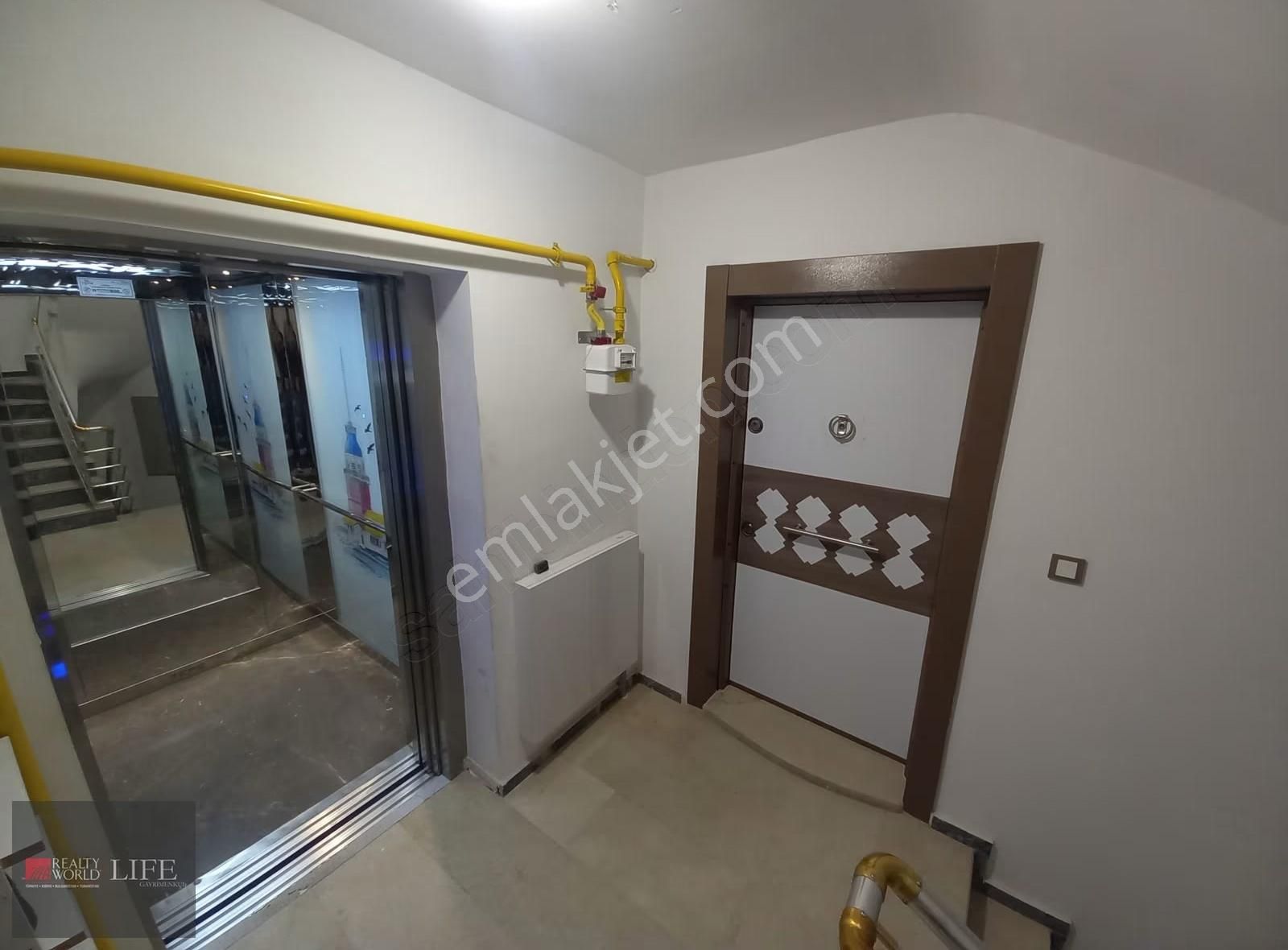 Rwlıfe// Emek Mahallesi Ercanlar Sokakta Kiralık 2+1 Daire - Görsel 9