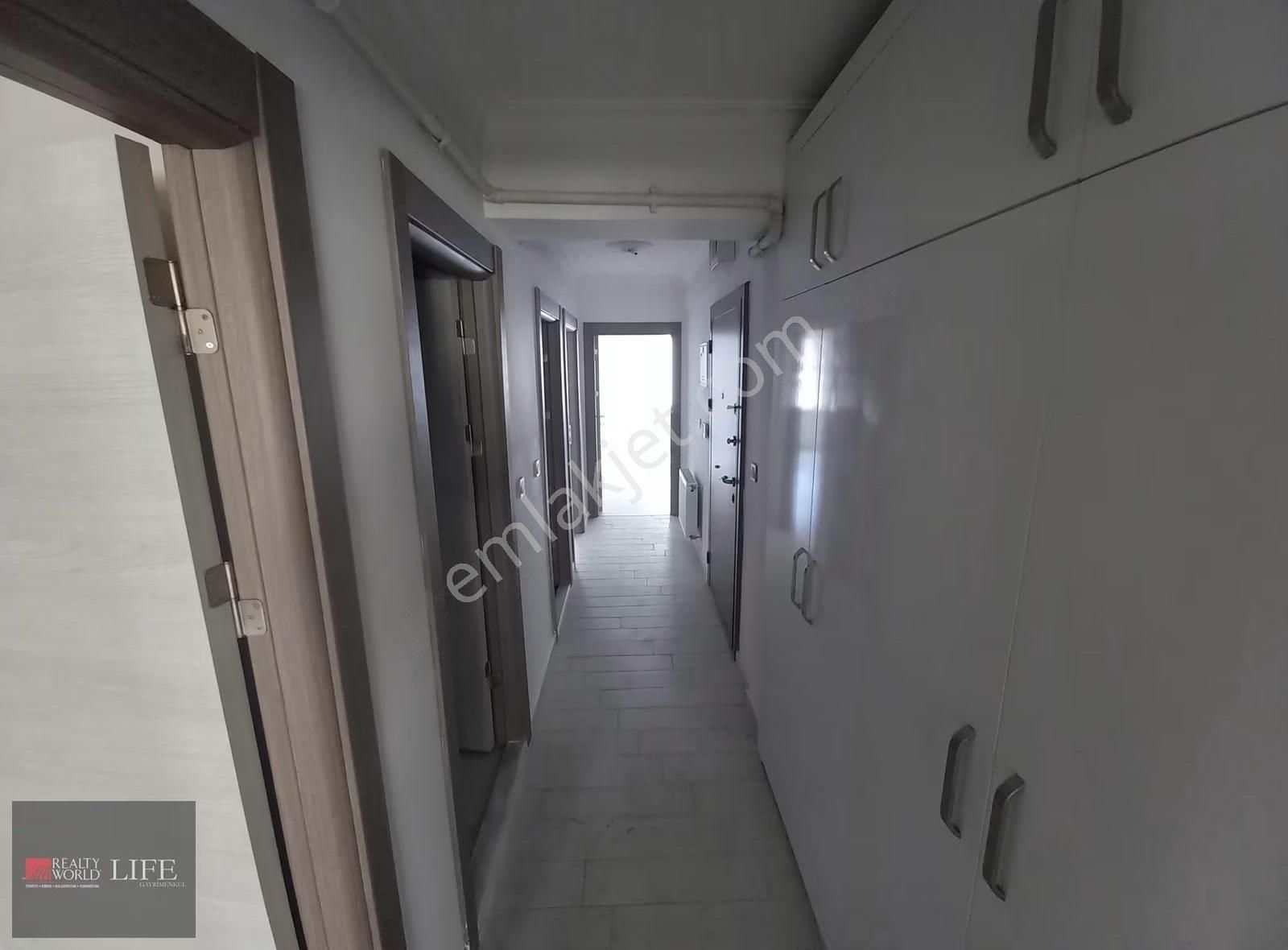 Rwlıfe// Emek Mahallesi Ercanlar Sokakta Kiralık 2+1 Daire - Görsel 5