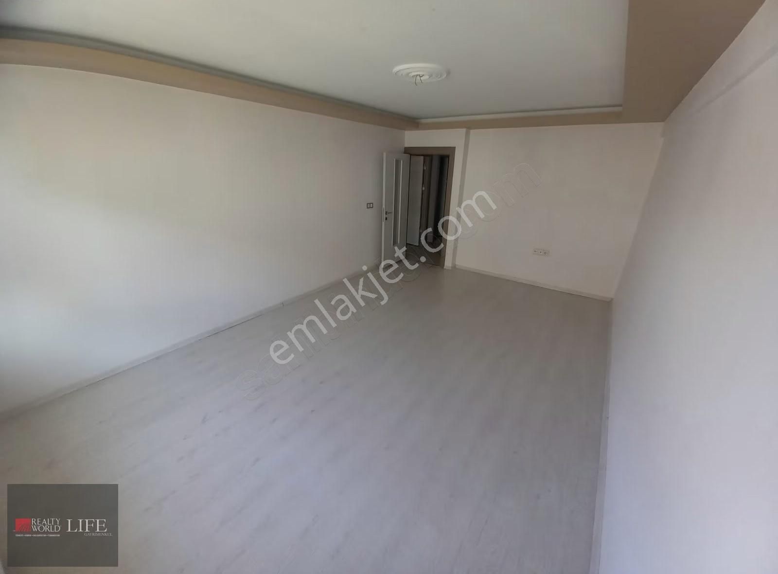 Rwlıfe// Emek Mahallesi Ercanlar Sokakta Kiralık 2+1 Daire - Görsel 14