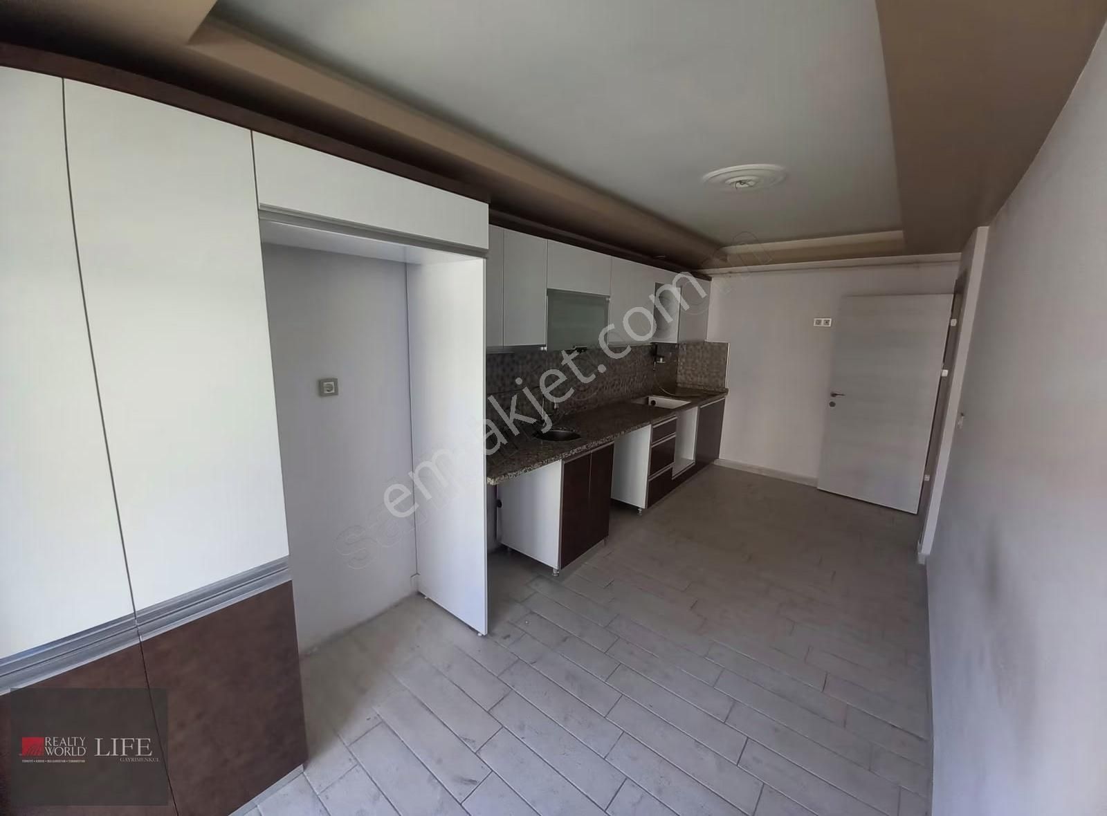 Rwlıfe// Emek Mahallesi Ercanlar Sokakta Kiralık 2+1 Daire - Görsel 16