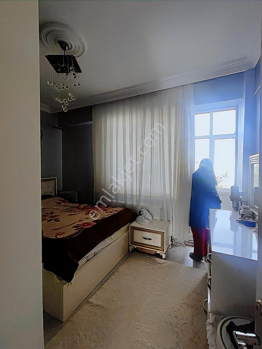 Halıcılar Ana Caddede Satılık Asansörlü Daire - Görsel 2