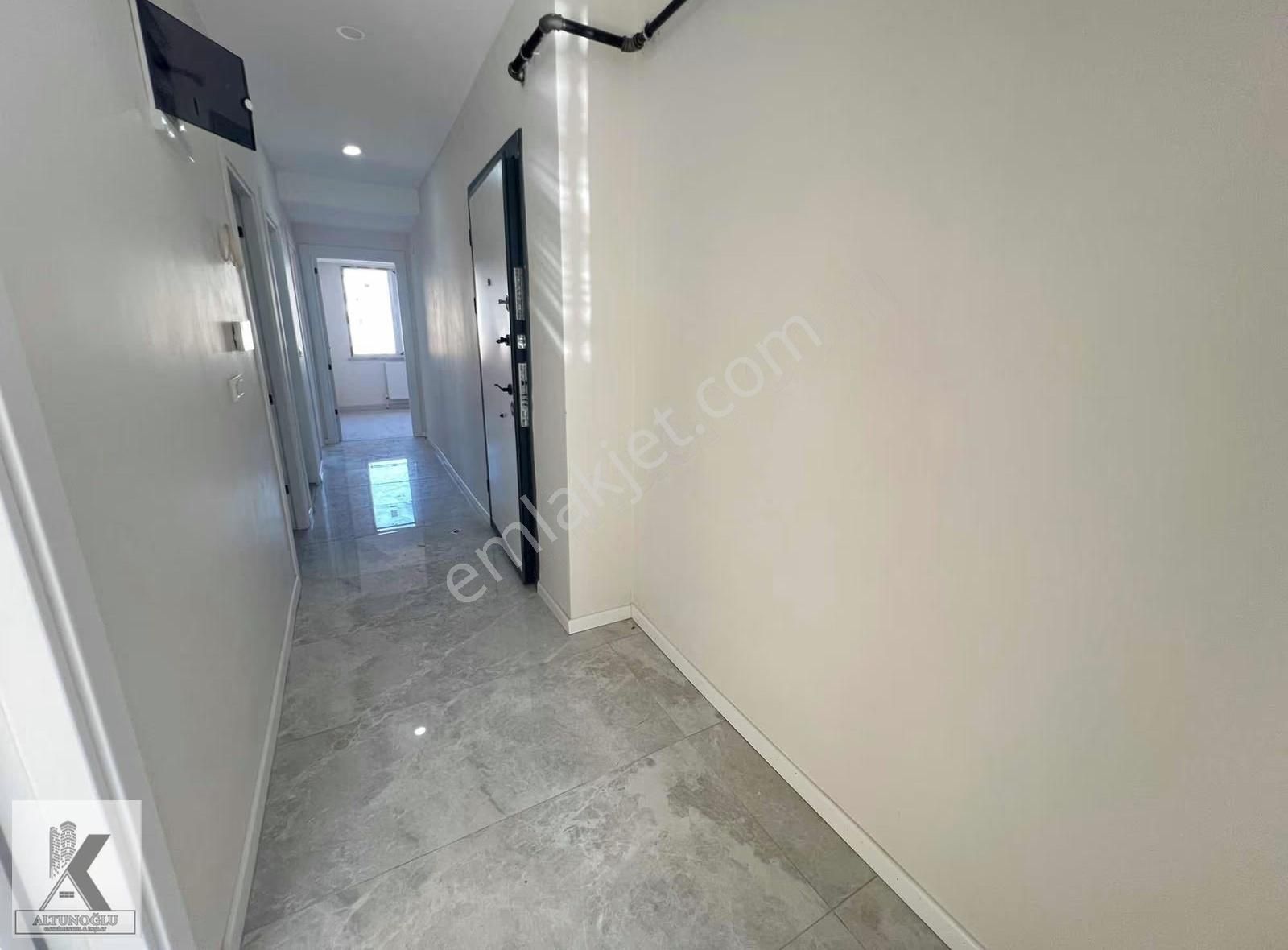 3+1 Cihangir Kaymakamlık Metrobüs Cadde Üzerinde Sıfır Ara Kat - Görsel 16