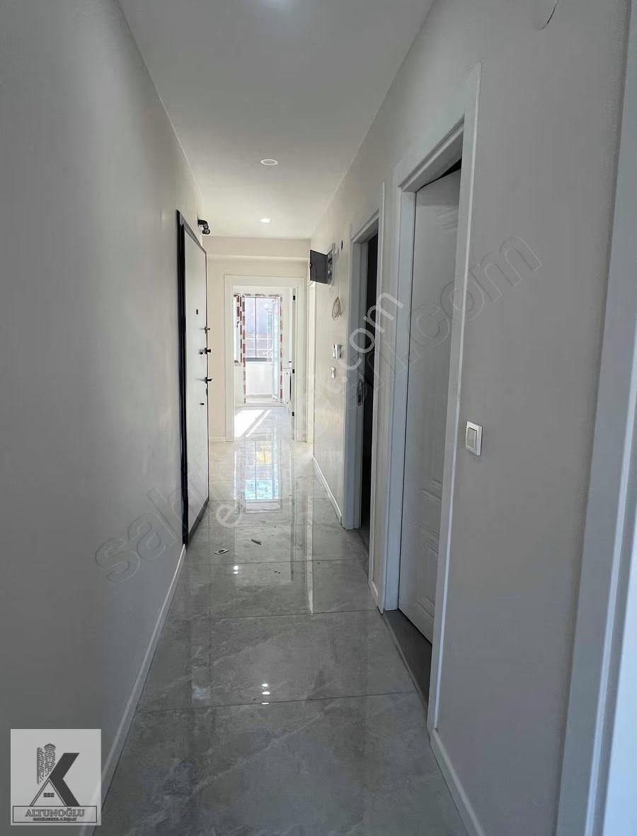 3+1 Cihangir Kaymakamlık Metrobüs Cadde Üzerinde Sıfır Ara Kat - Görsel 4