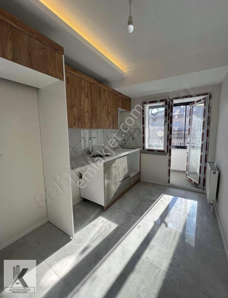 3+1 Cihangir Kaymakamlık Metrobüs Cadde Üzerinde Sıfır Ara Kat - Görsel 27