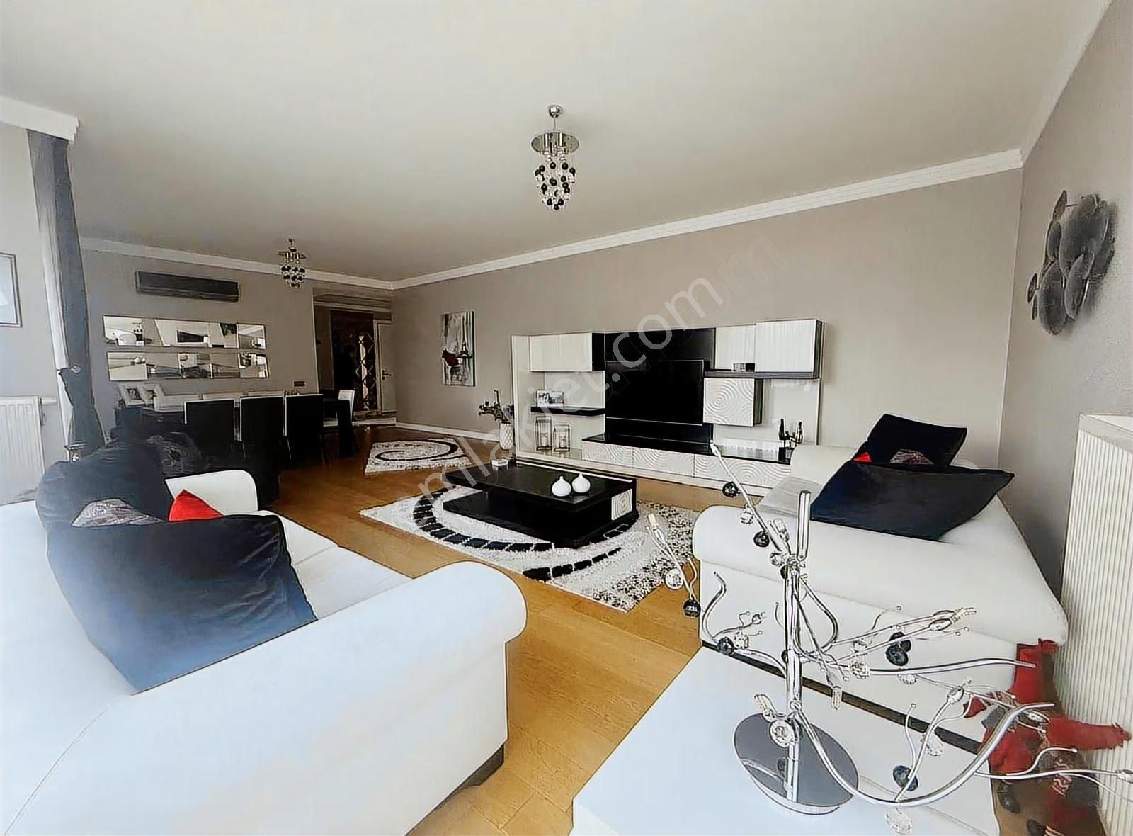 Pogadan Süper Lokasyonda Her Odası Aydınlık Ve Manzaralı 4+1 - Görsel 13