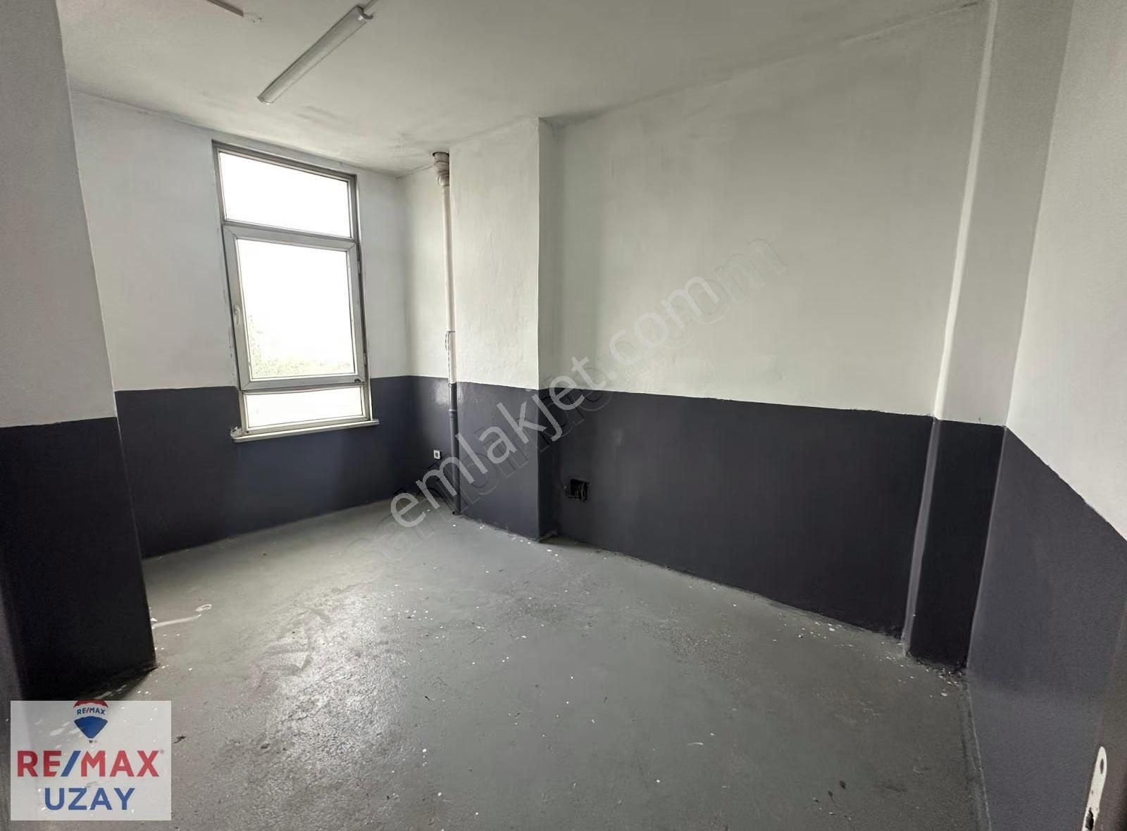 Uğur Mumcuda 700 M² Geniş Kullanım Alanlı, 3 Bölümlü İş Yeri - Görsel 10