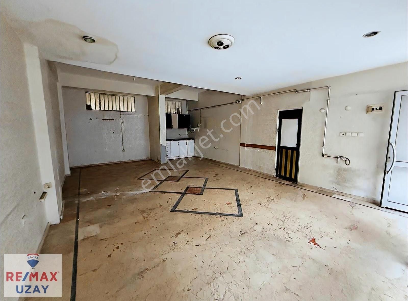 Sultangazı Cebecıde 54 M² Kıralık Dükkan Mutfak & Wc Mevcut - Görsel 3