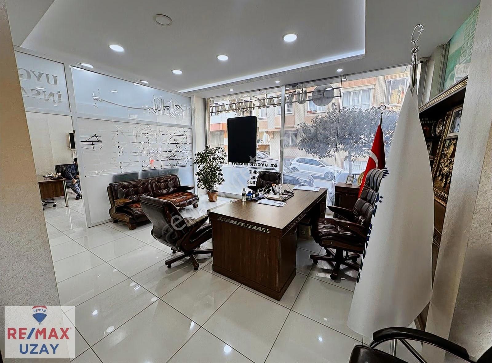 Aliya İzzet Begoviç Caddesinde 170 M² Geniş Kiralık Dükkan - Görsel 9