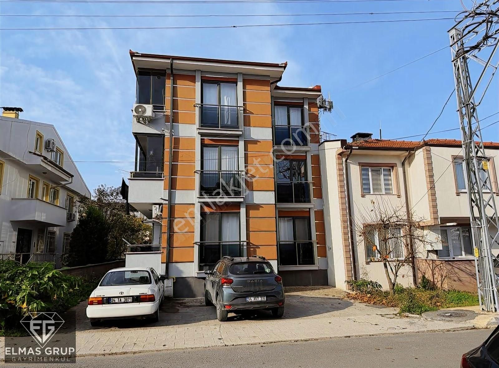 Sakarya Erenler Mahallesi 2+1 Eşyalı Satlık Lüks Daire