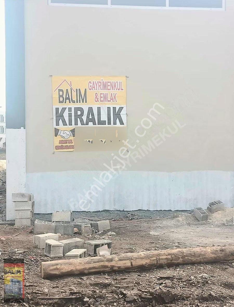 Oduncular Sitesi'nde Kiralık İş Yeri