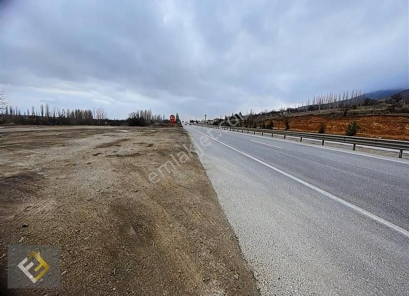 Afyon-konya Karayolu Üzerinde (cumhuriyet Köyünde) Satılık Arsa - Görsel 2
