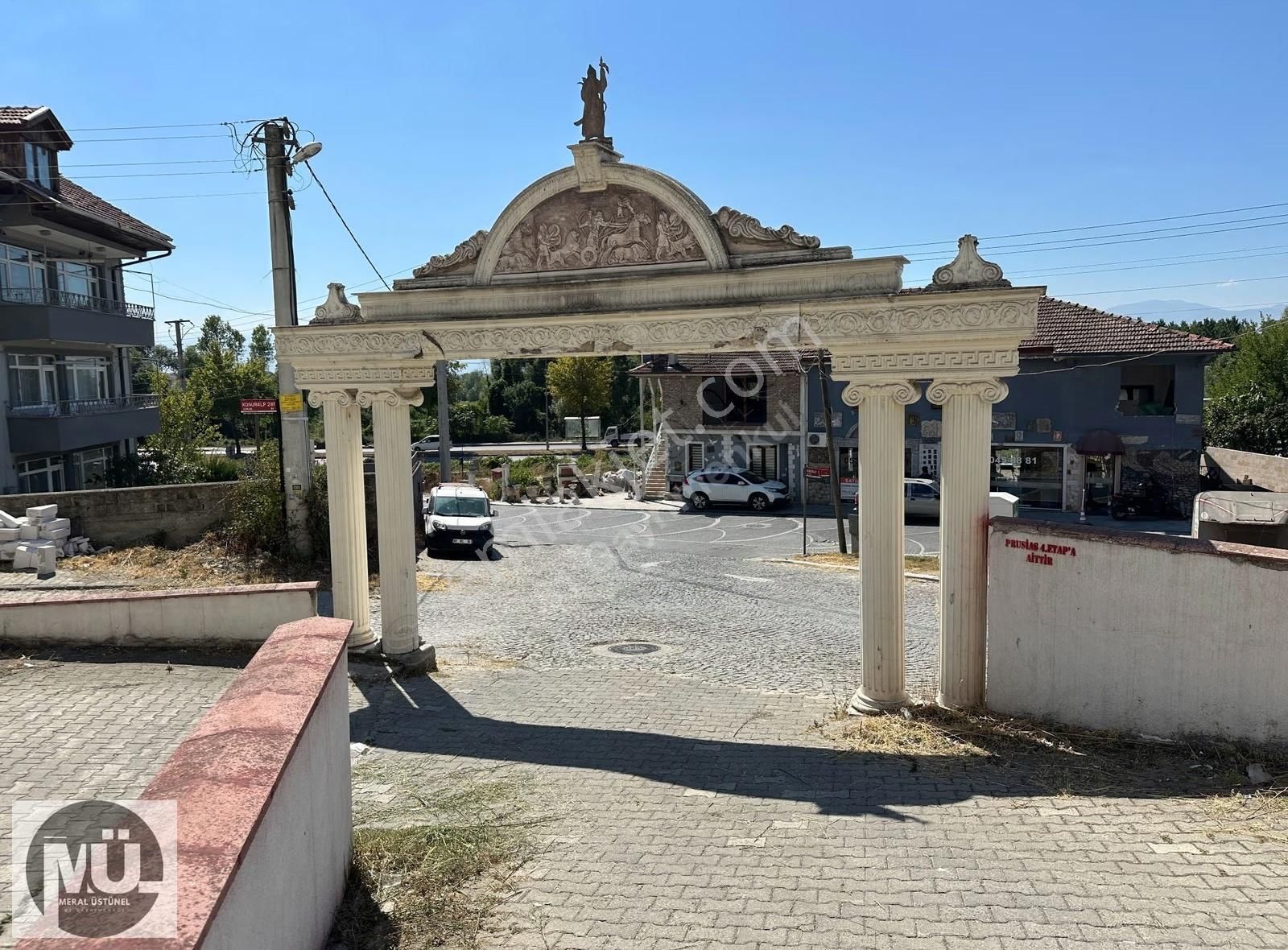 Konuralp Prusias Sitesinde Bahçeli Bakımlı Satılık 2+1 Daire - Görsel 3