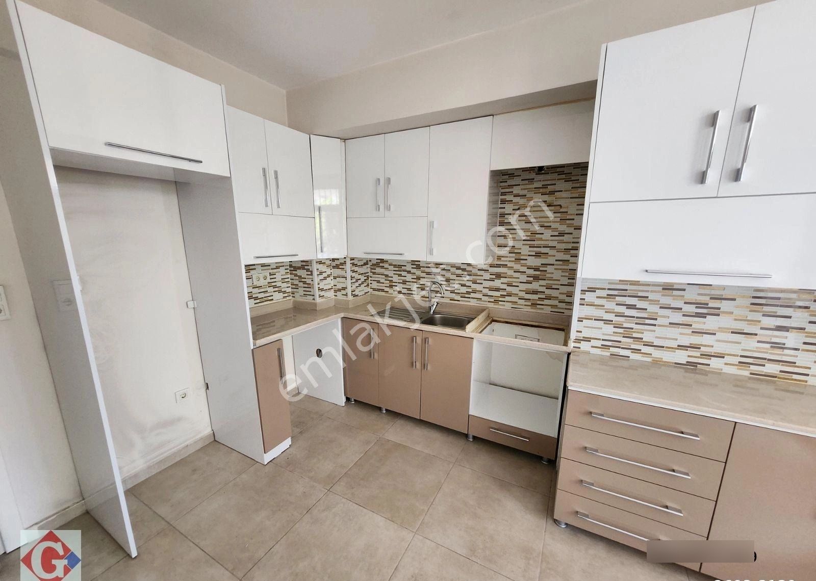 Görgün'den Atatürk Cad. 4+1 250m2 Merk.kal. Otoparklı Daire - Görsel 30