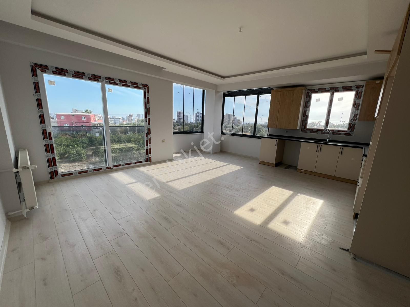 Karınca'dan Eski Mezitli'de D.gazlı 2+1 Satılık Daire !! - Görsel 3