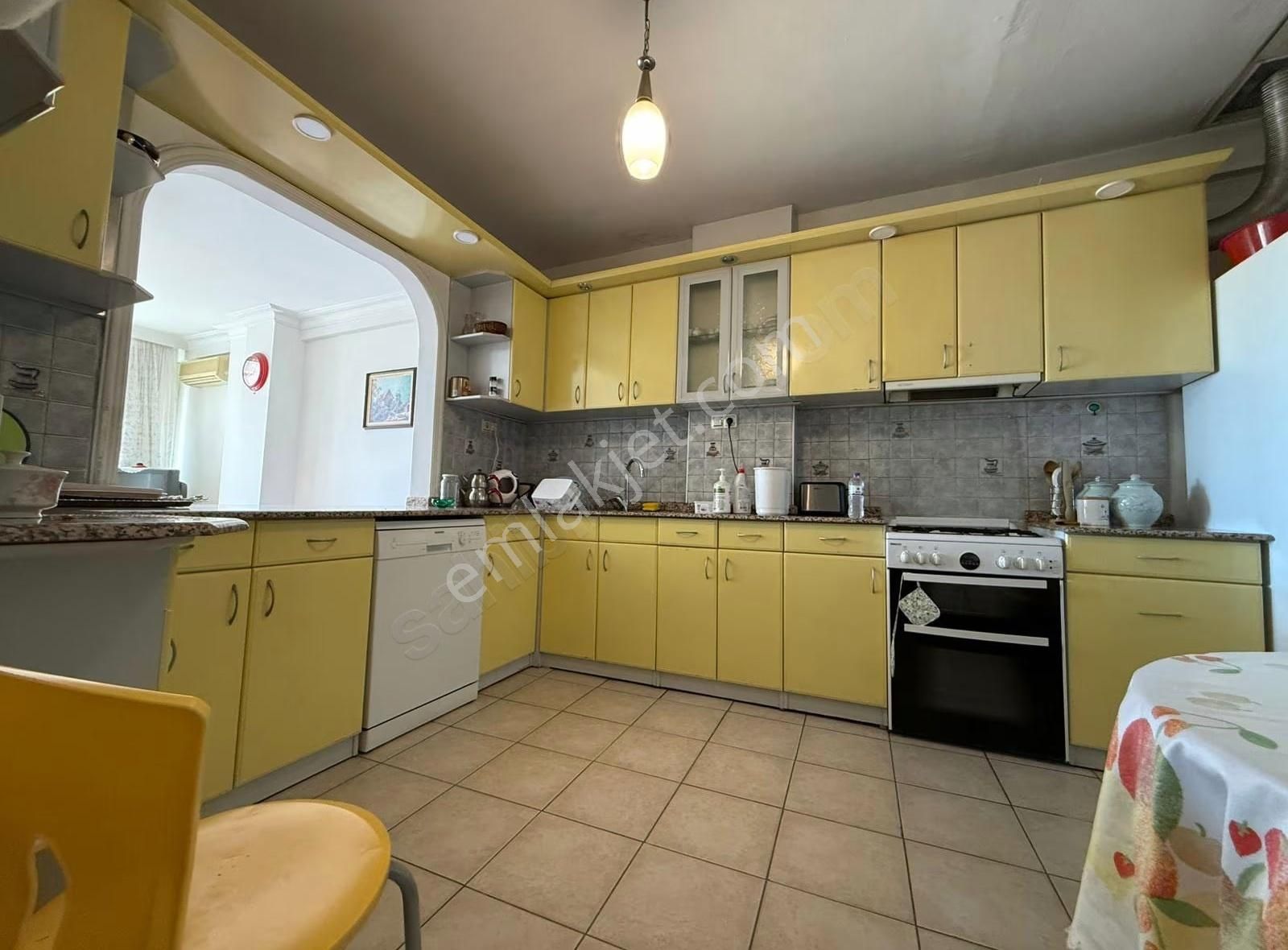 Cumhuriyet Meydanı'nda Deniz Manzaralı Eşyalı 3+1 Kiralık Daire - Görsel 30