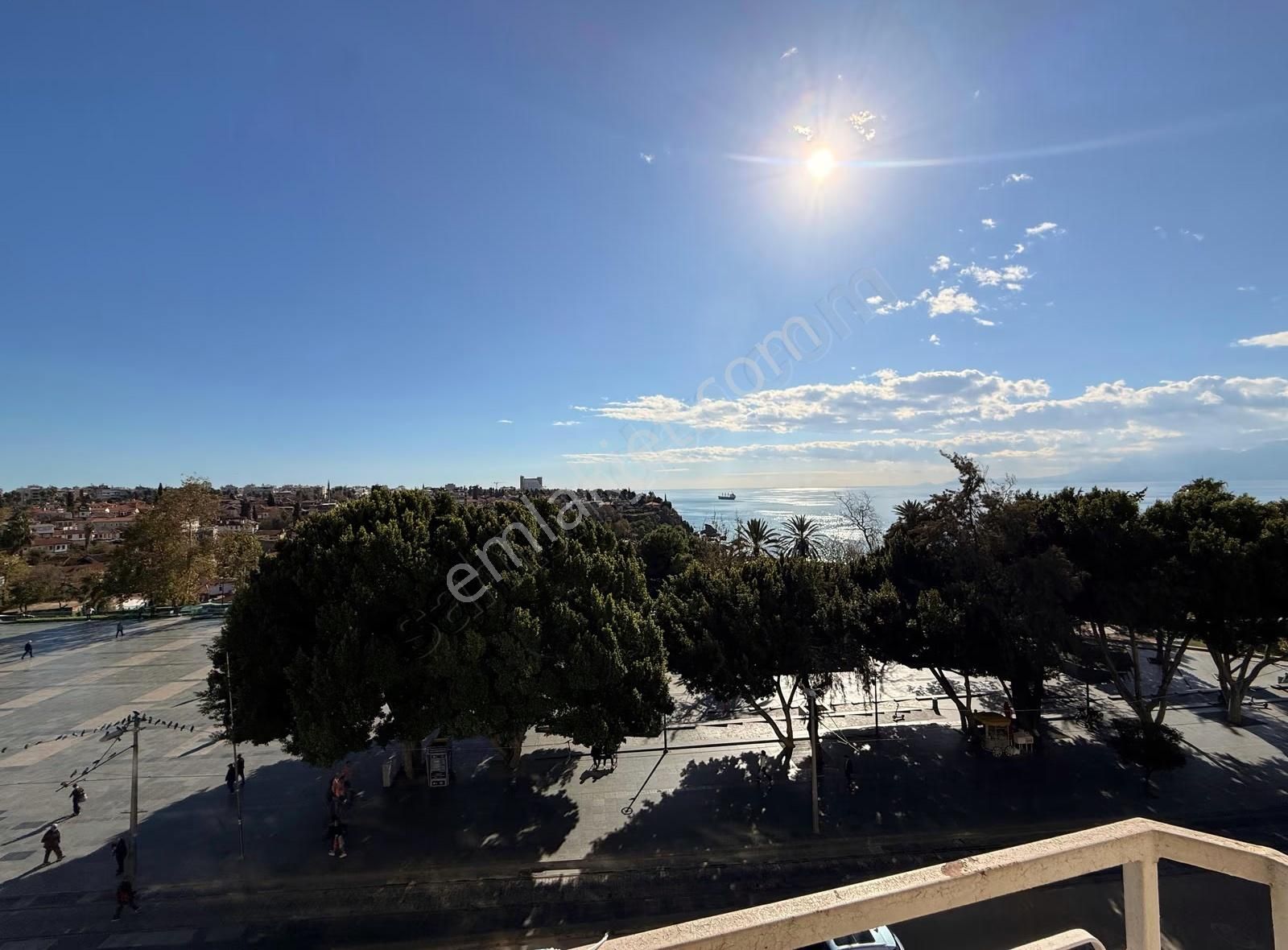 Cumhuriyet Meydanı'nda Deniz Manzaralı Eşyalı 3+1 Kiralık Daire - Görsel 6