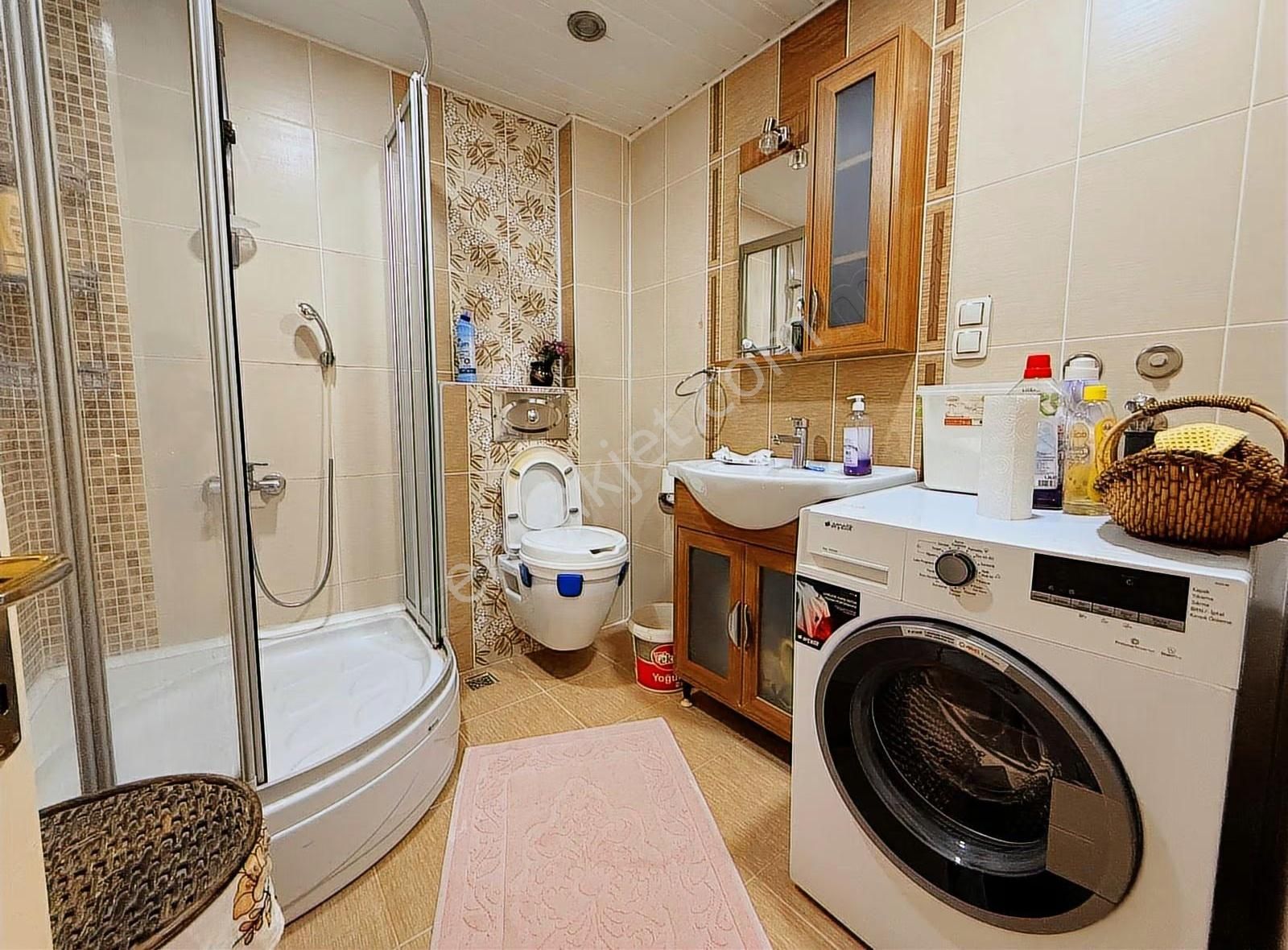 Cumhuriyet Meydanı'nda Deniz Manzaralı Eşyalı 3+1 Kiralık Daire - Görsel 22