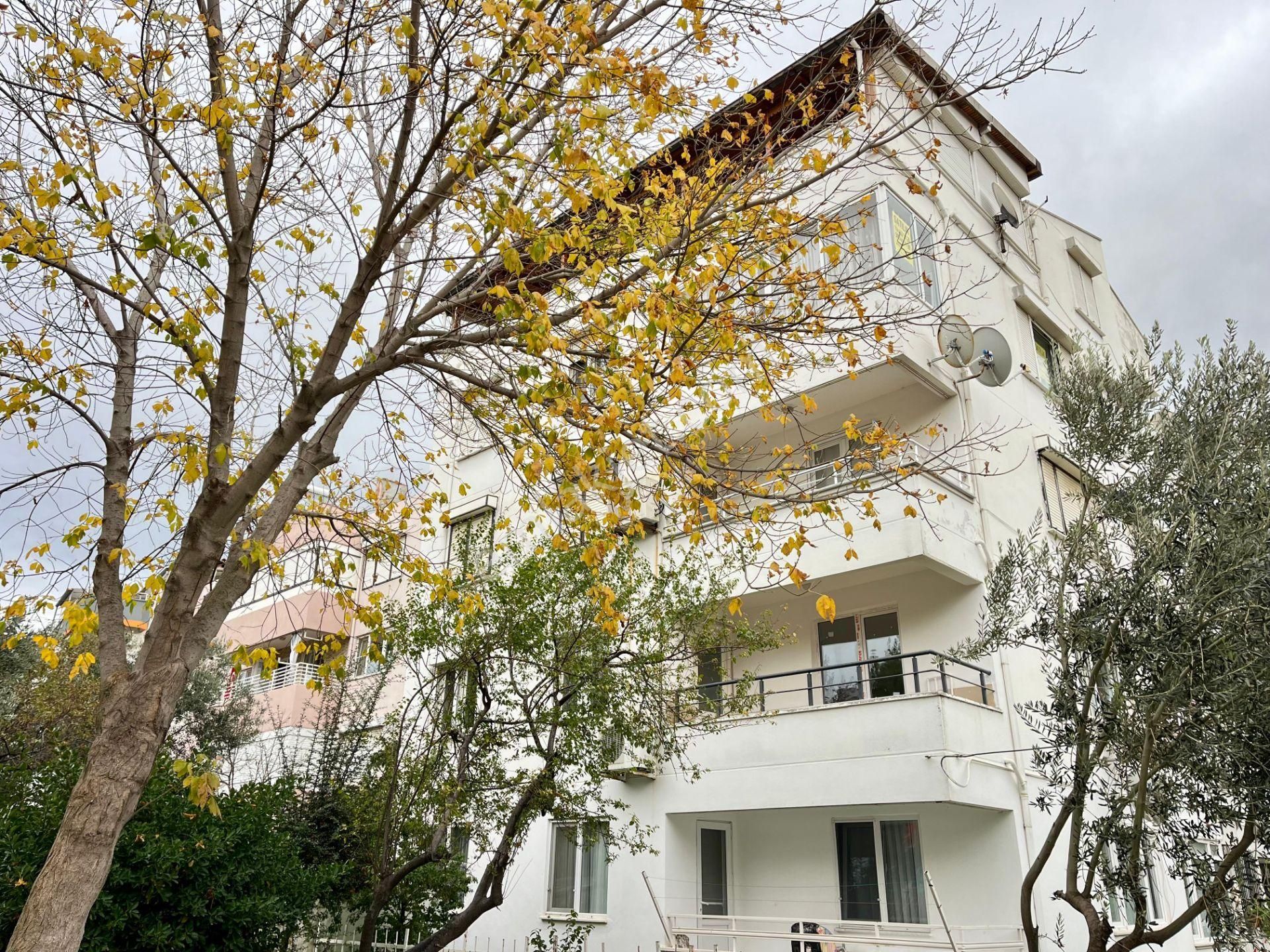 Akçay Sezgin Emlak'tan Sarıkızda Ara Kat Ön Cephe Doğalgazlı 3+1